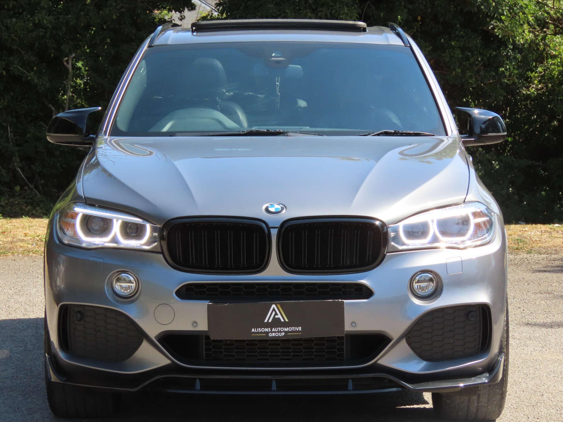 BMW X5 view 2
