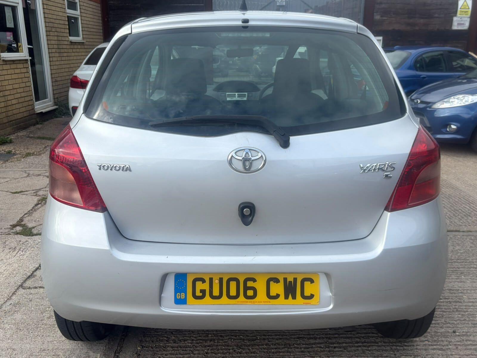 Toyota Yaris view 4