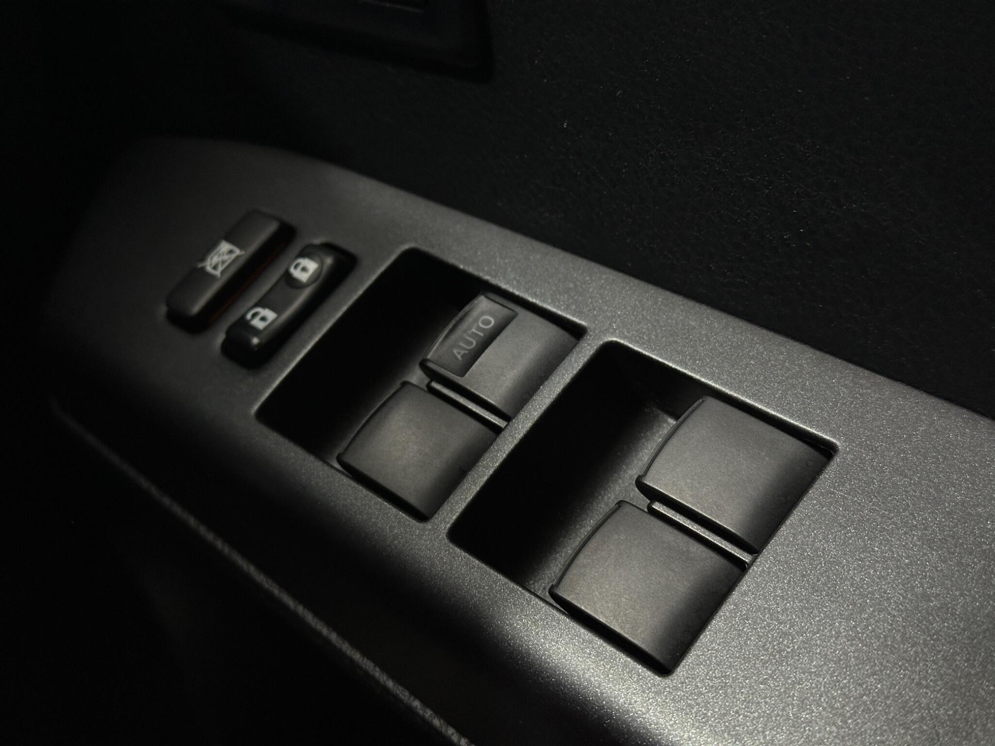 Toyota Rav4 view 19