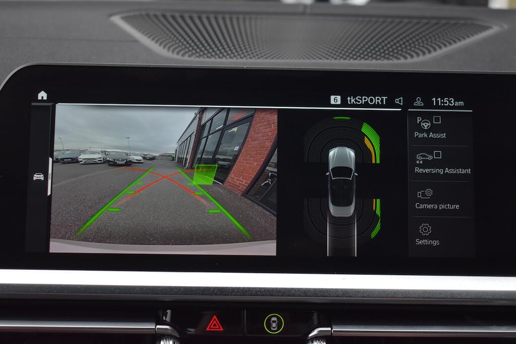 BMW 4 Series view 16