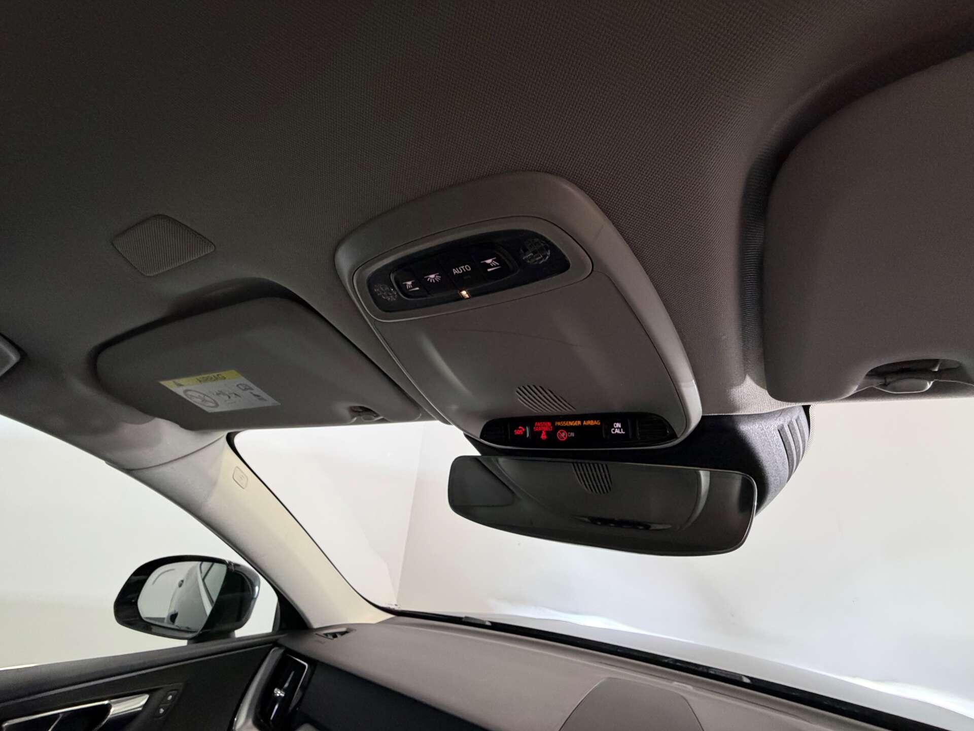 Volvo XC60 view 33