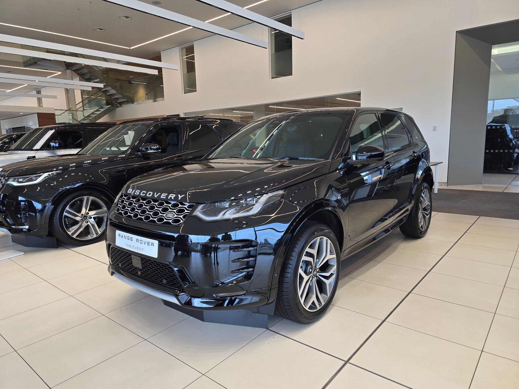 Land Rover Discovery Sport view 4