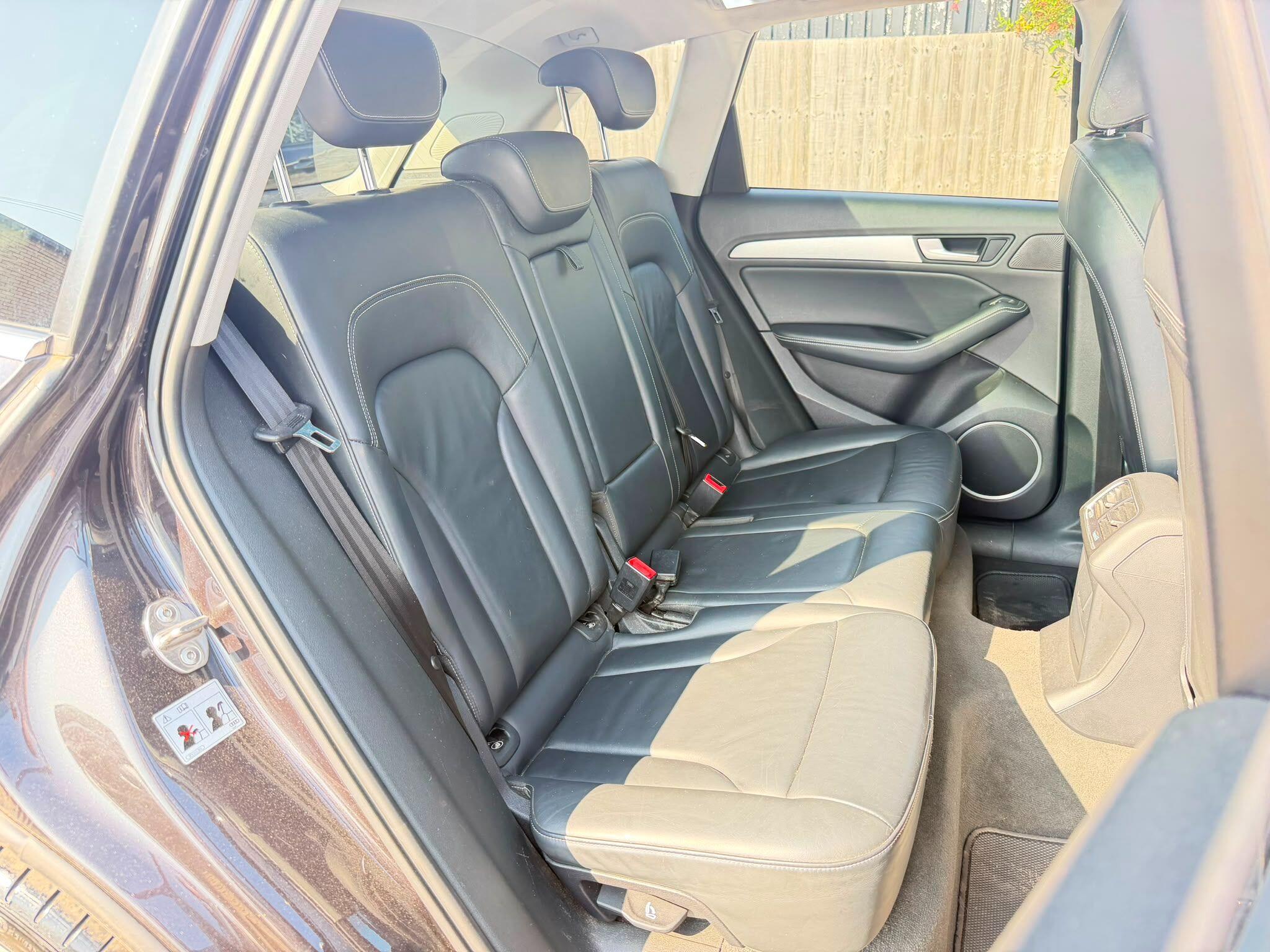Audi SQ5 view 14