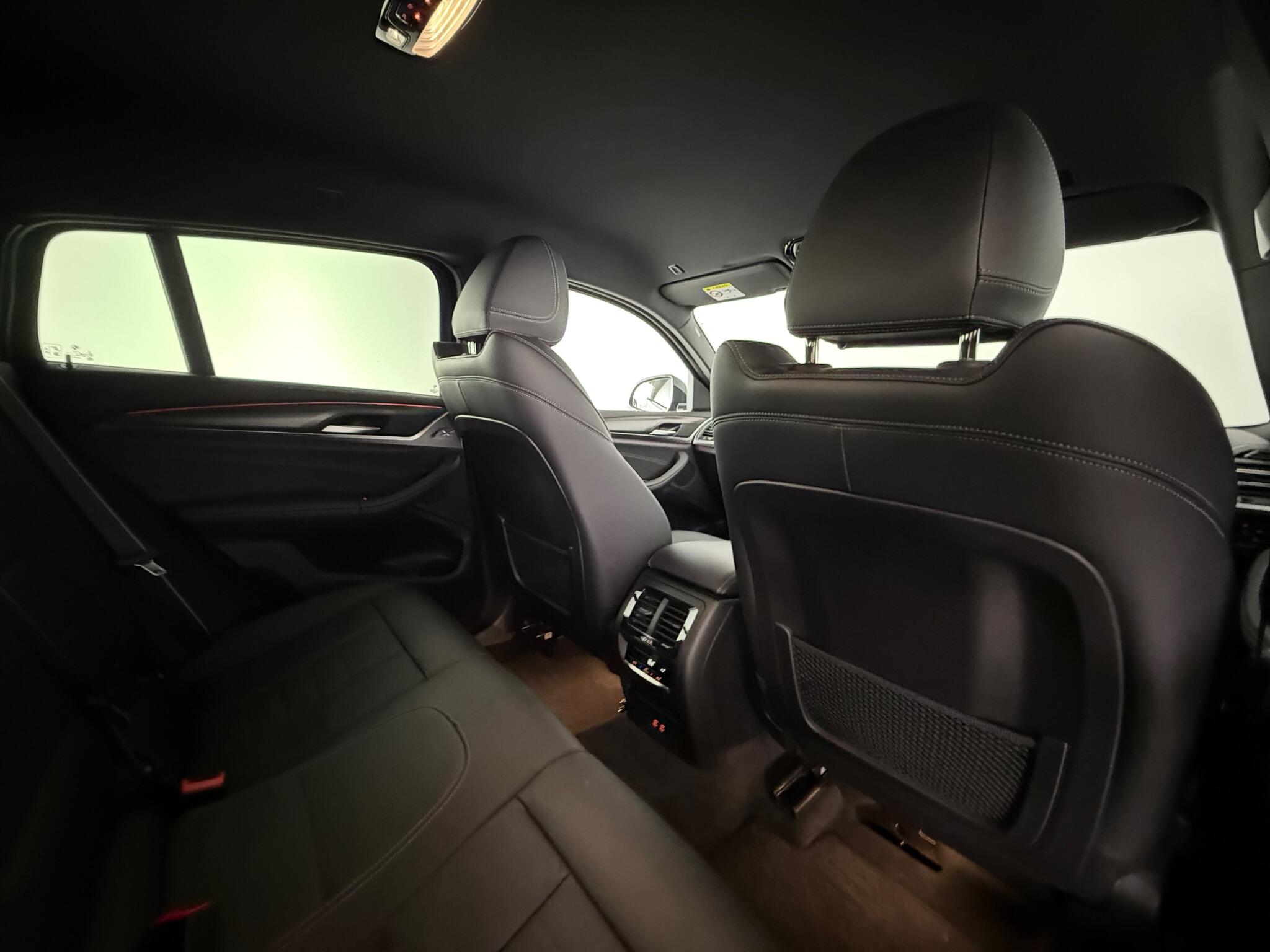 BMW X4 view 34