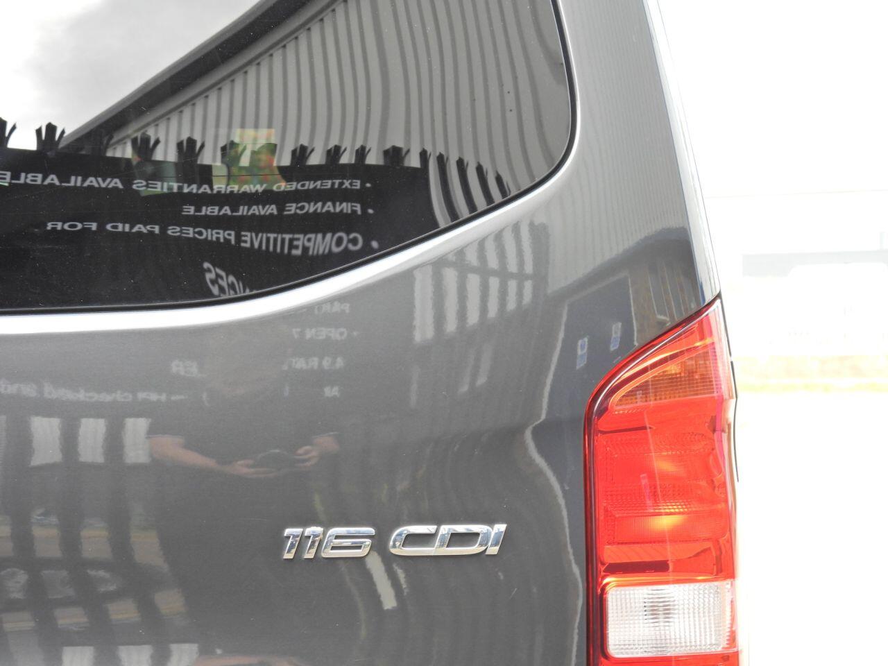 Mercedes-Benz Vito view 18