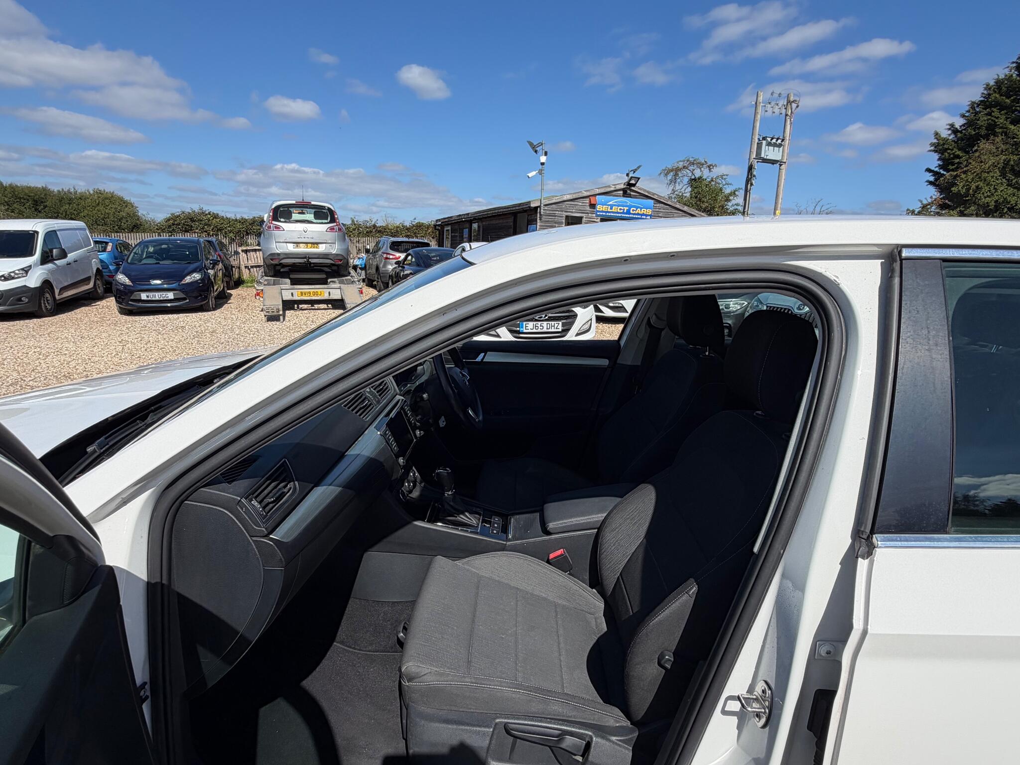 Skoda Superb view 4