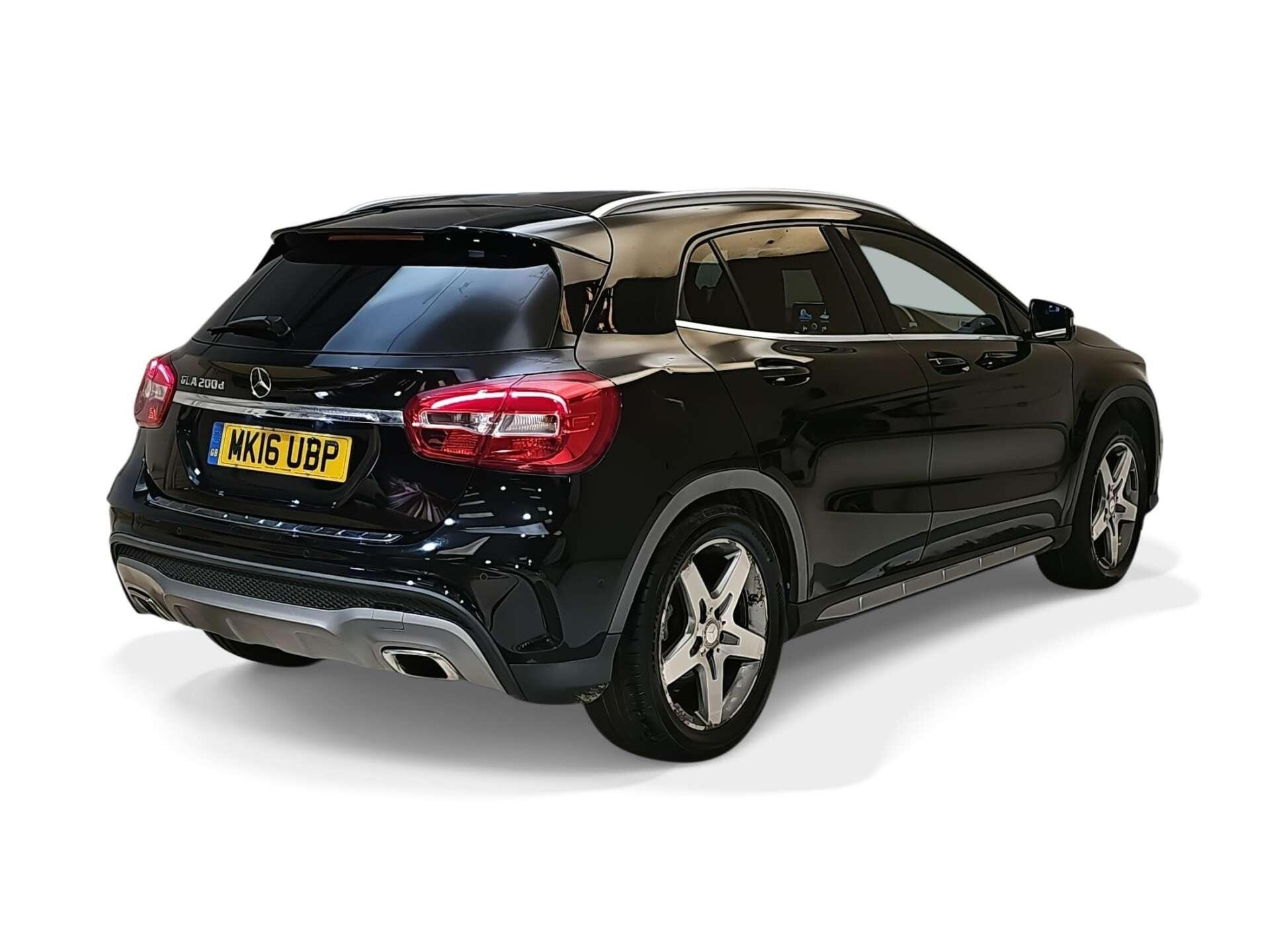Mercedes-Benz Gla view 3