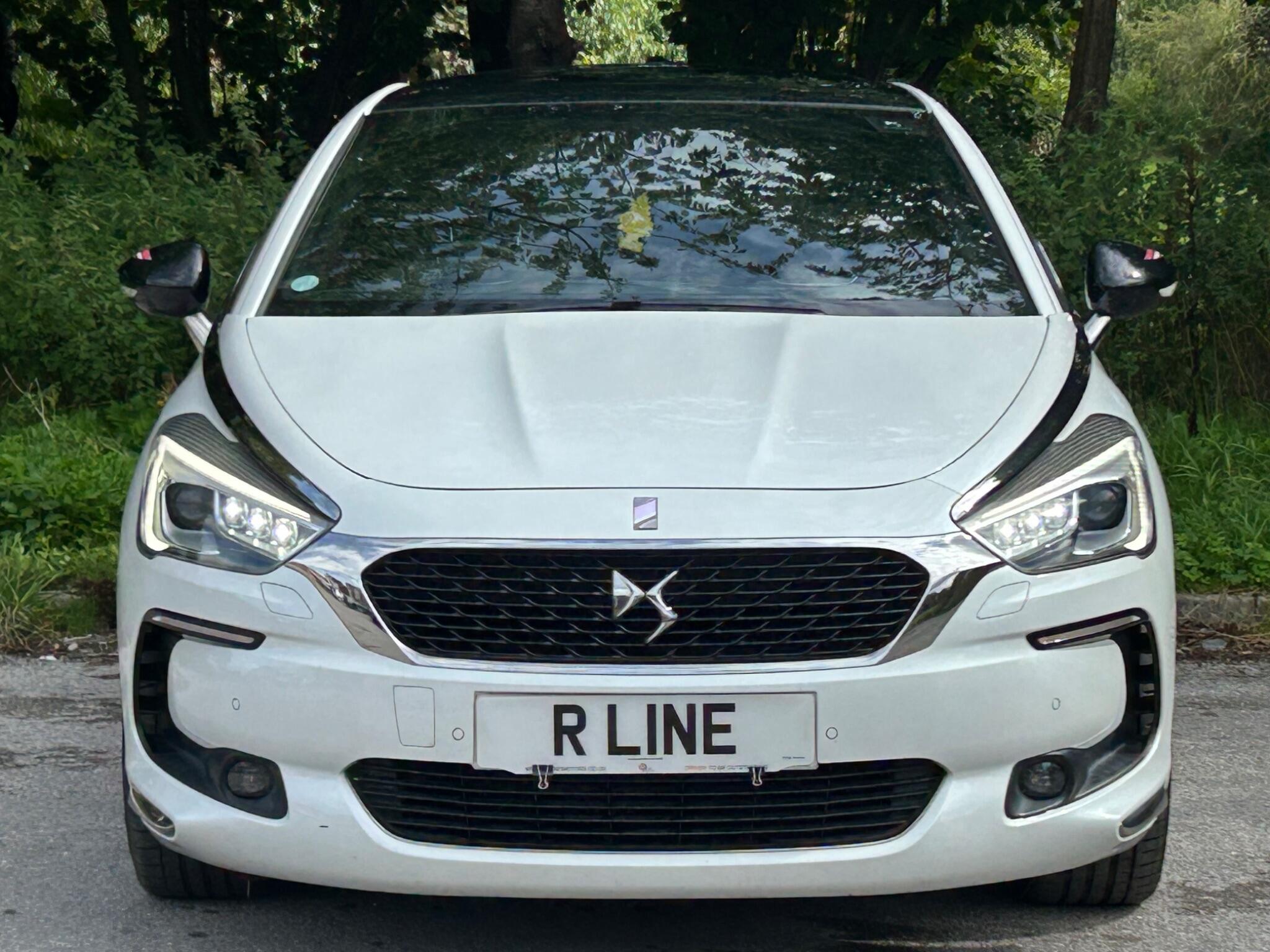 DS Automobiles DS 5 view 5
