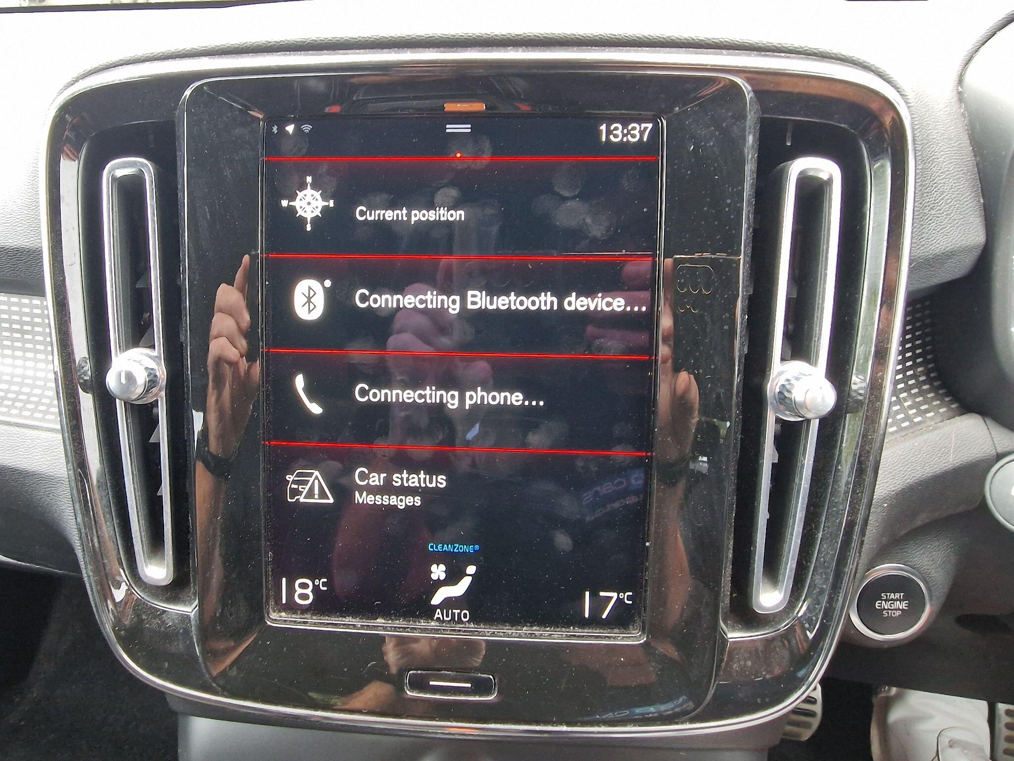 Volvo XC40 view 8