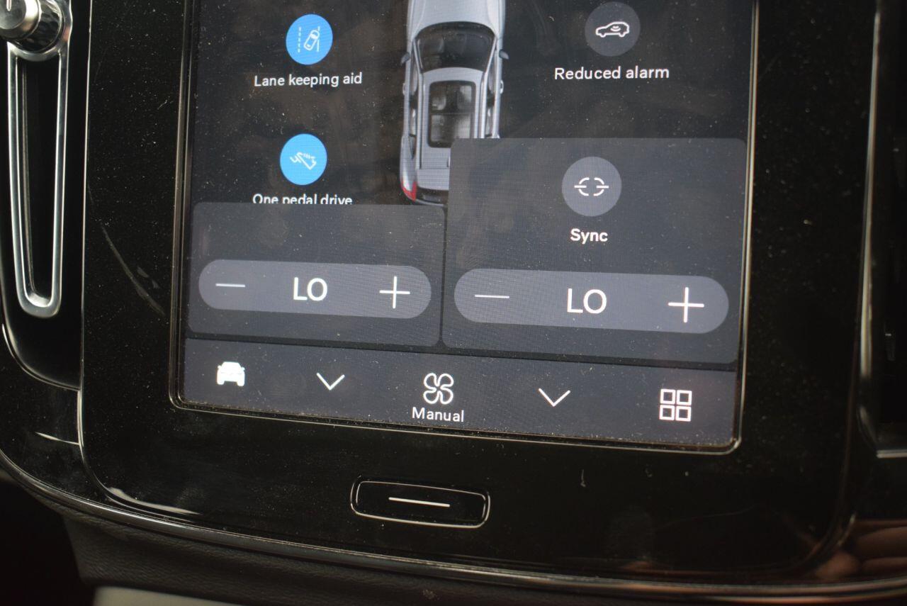 Volvo XC40 view 21