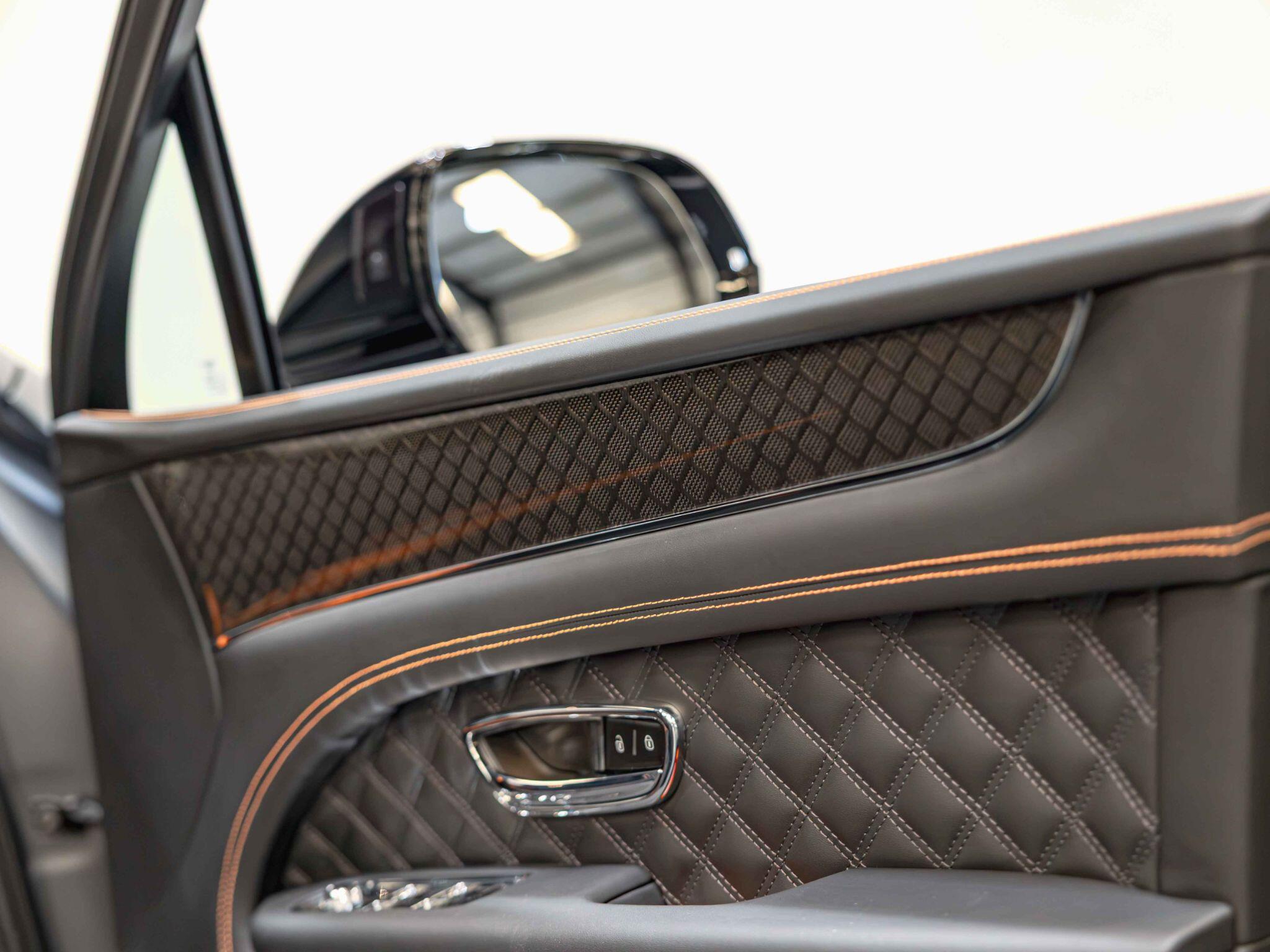 Bentley Bentayga view 35