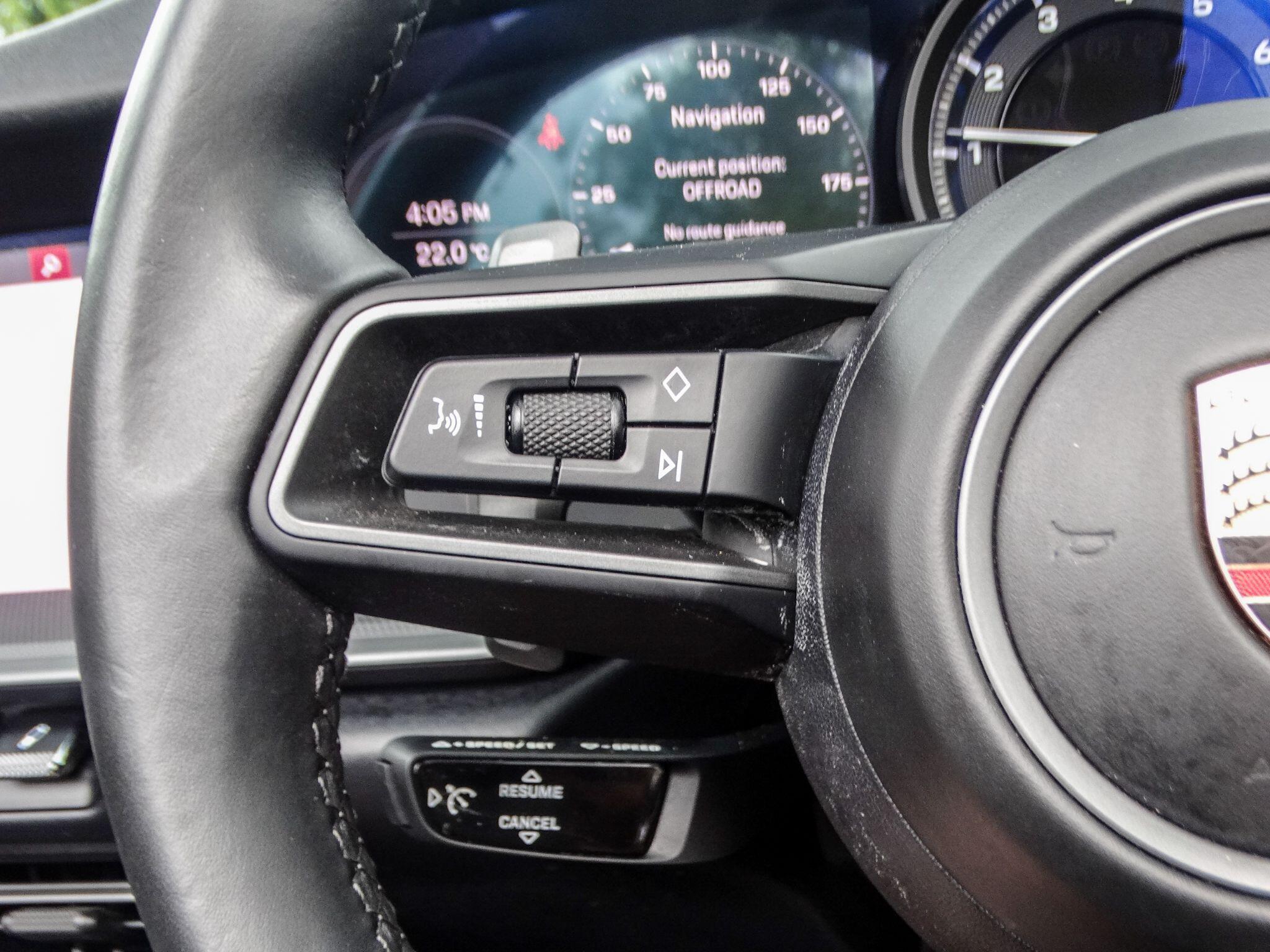 Porsche 911 view 36