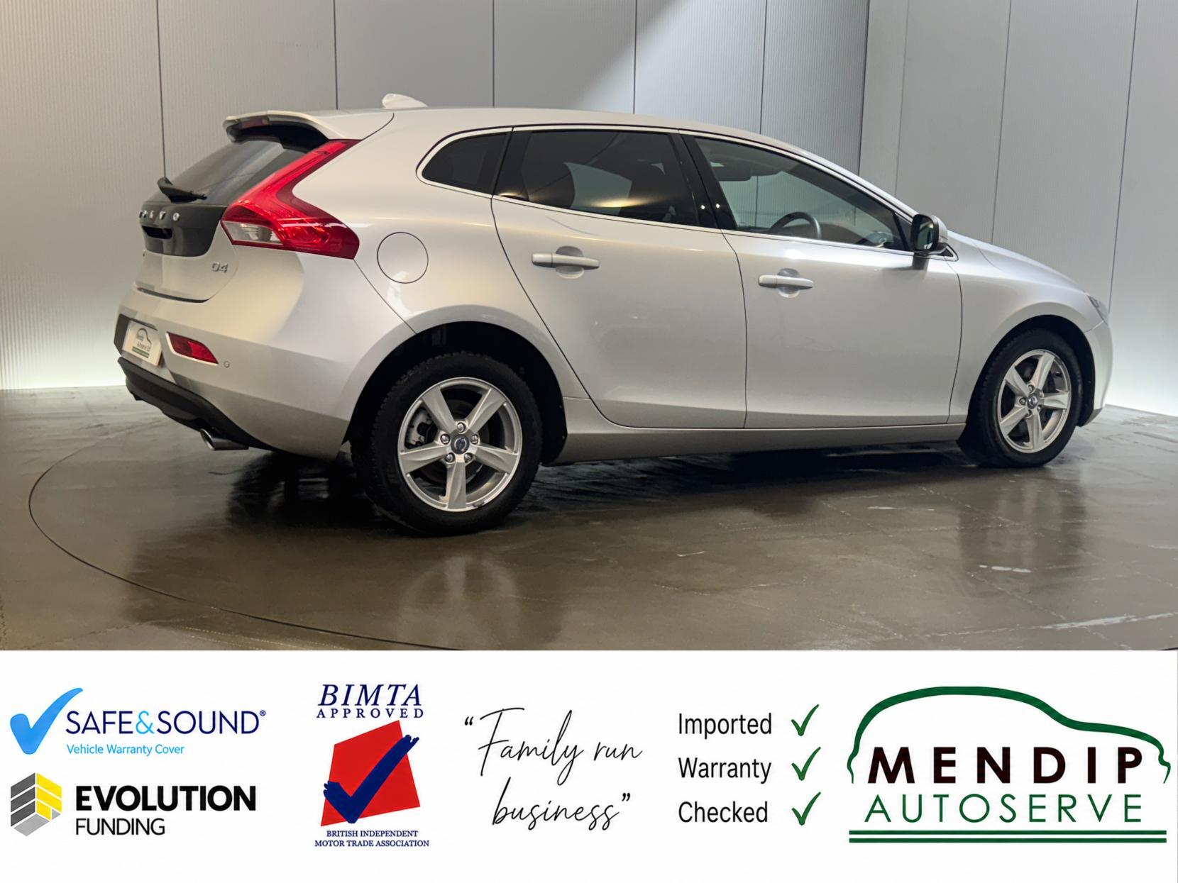 Volvo V40 view 28