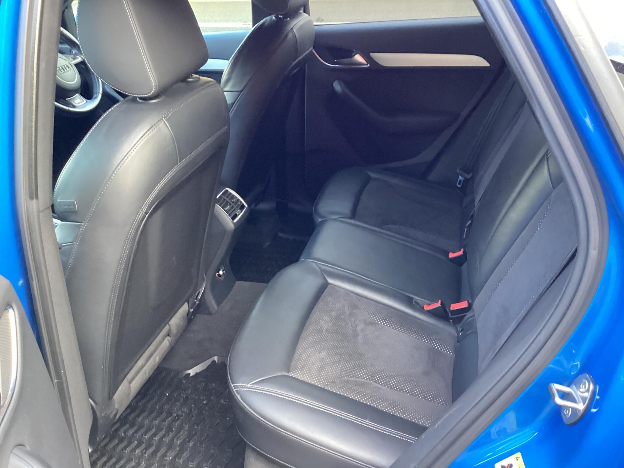Audi Q3 view 16