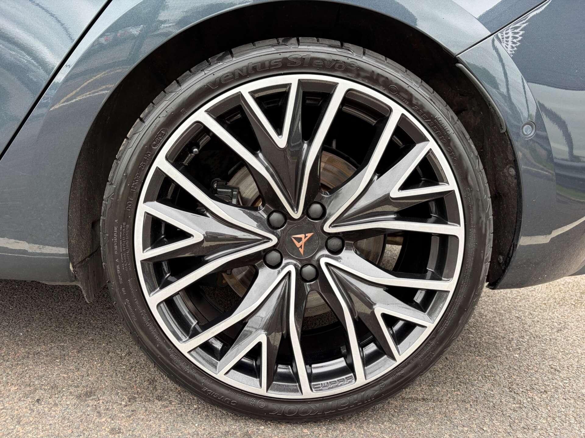 Cupra Leon view 13