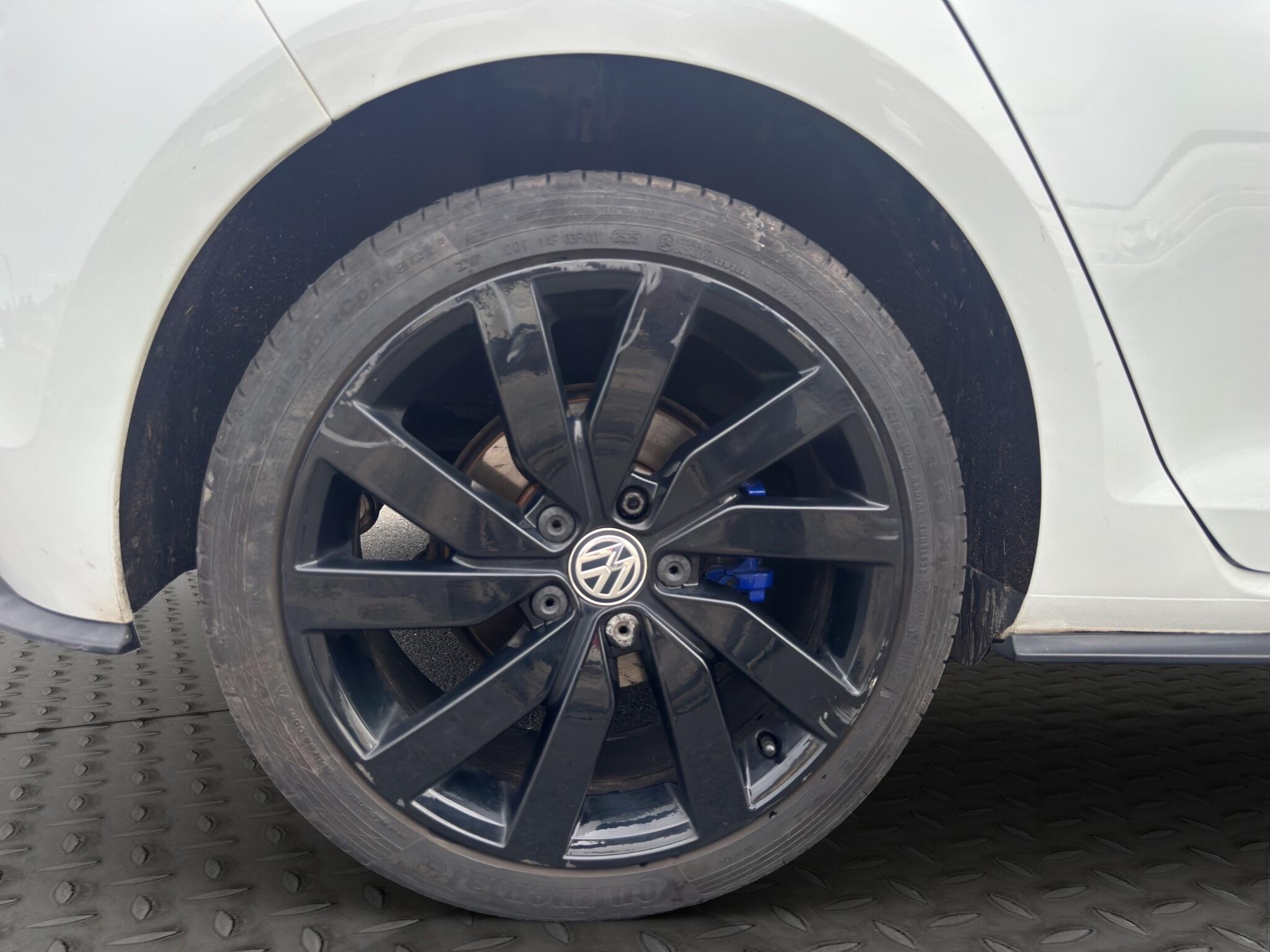 Volkswagen Golf view 26