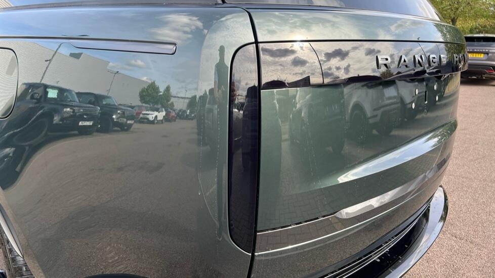 Land Rover Range Rover view 19