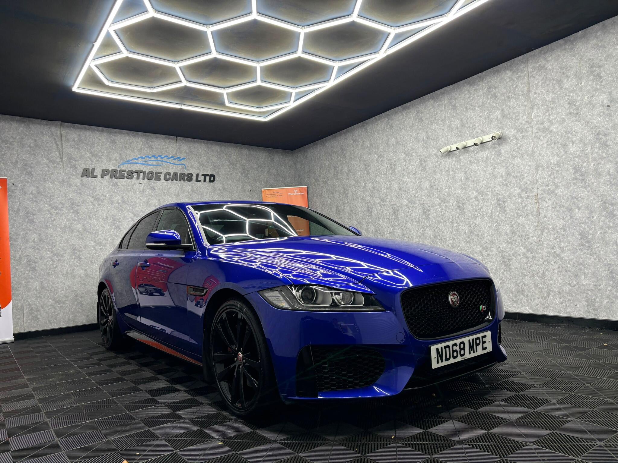 Jaguar XF view 14