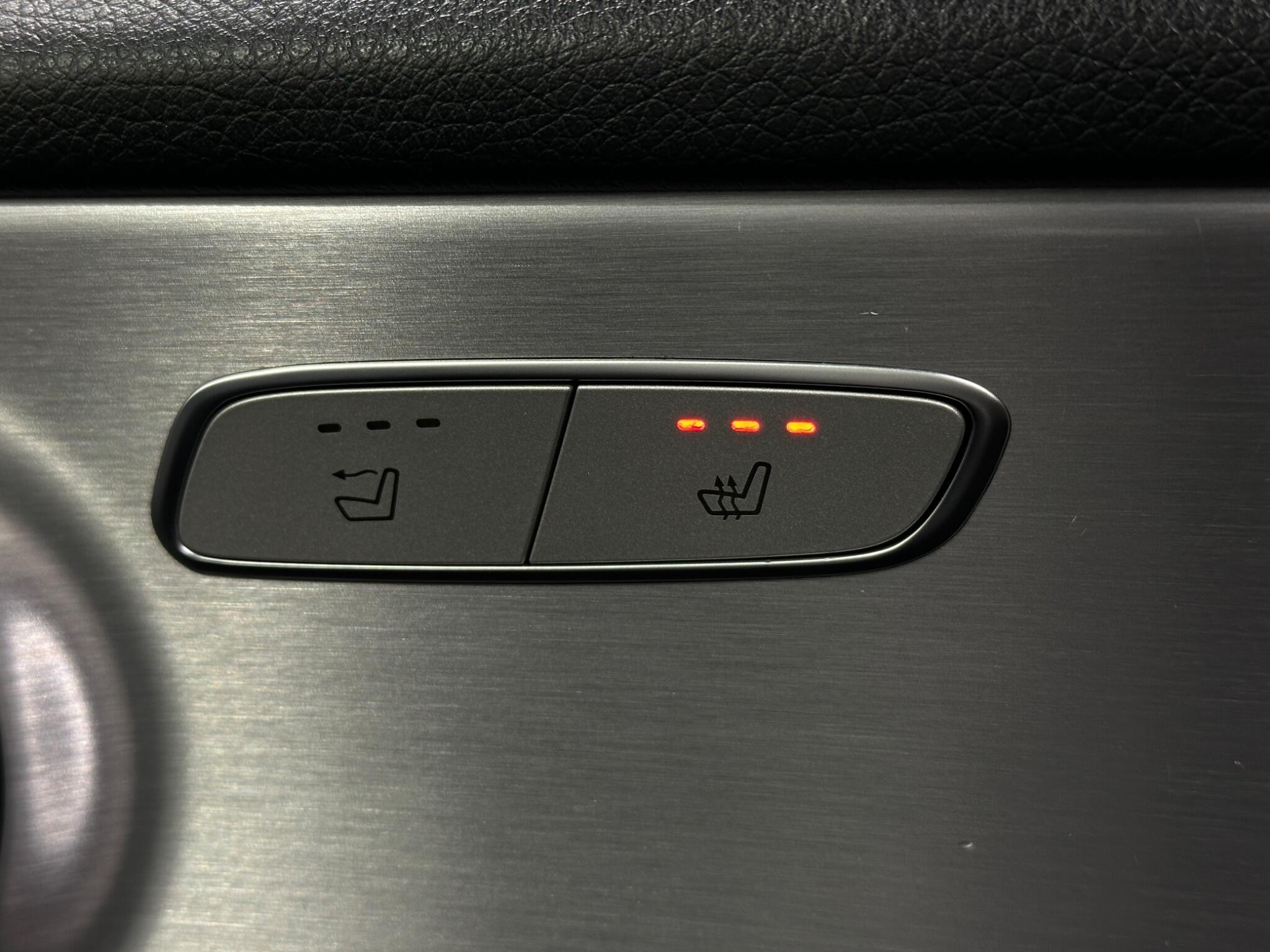 Mercedes-Benz C-Class view 20