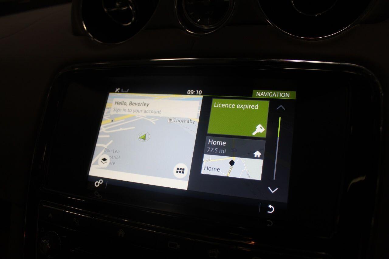 Jaguar XJ view 47