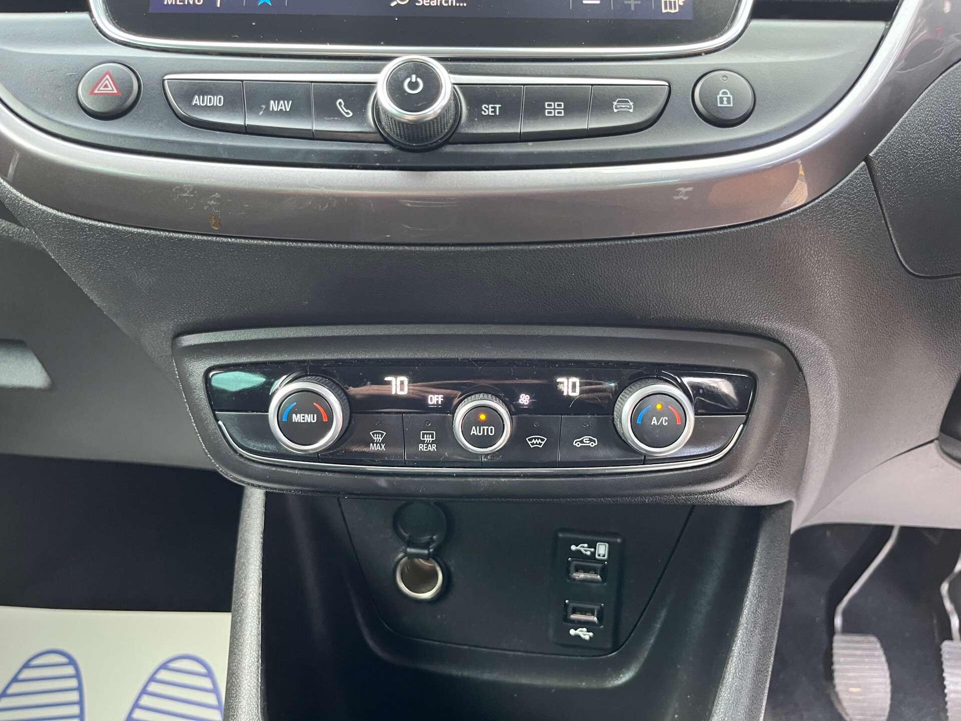 Vauxhall Crossland X view 38