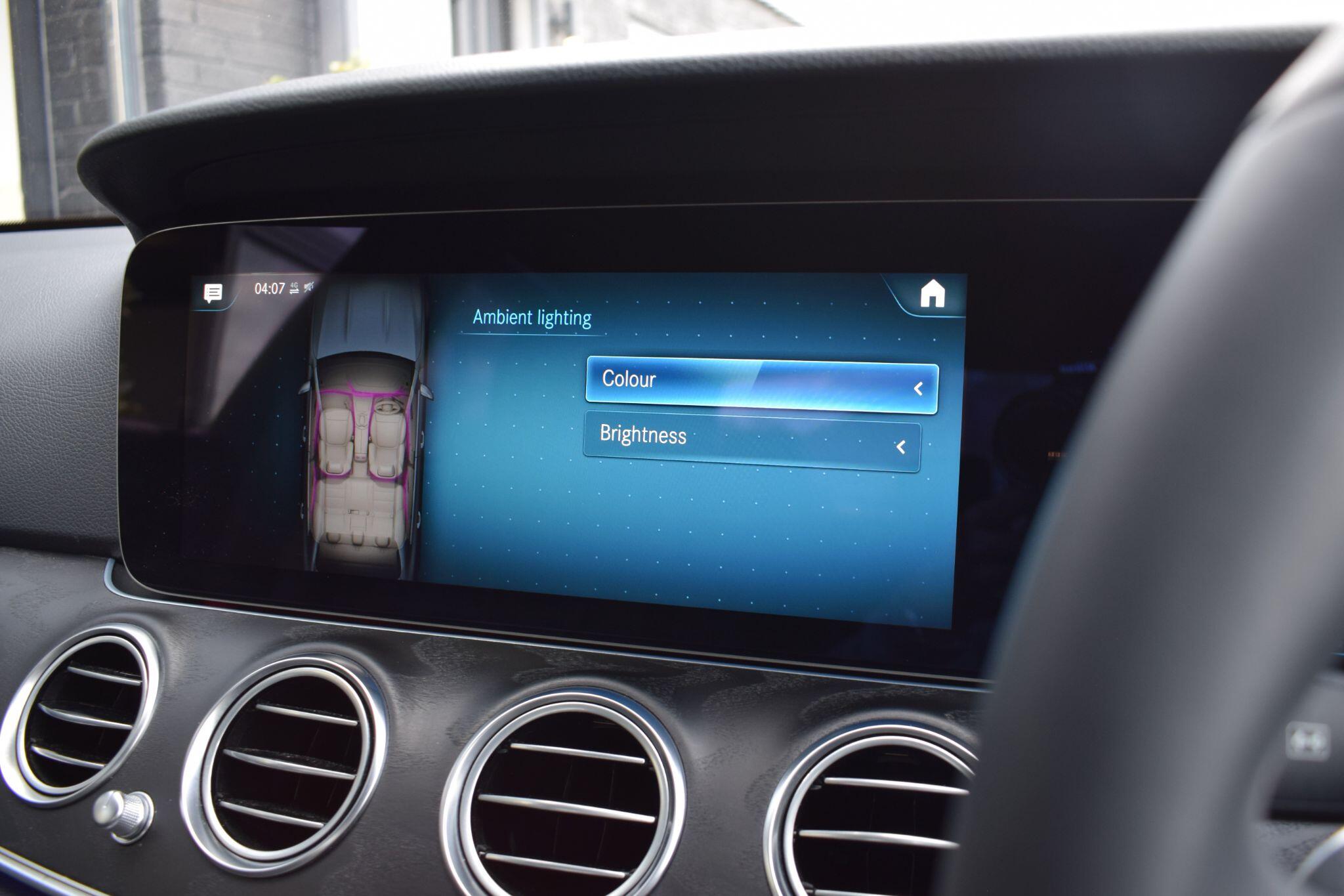 Mercedes-Benz E-Class view 23