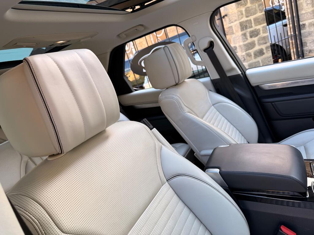 Land Rover Discovery view 31