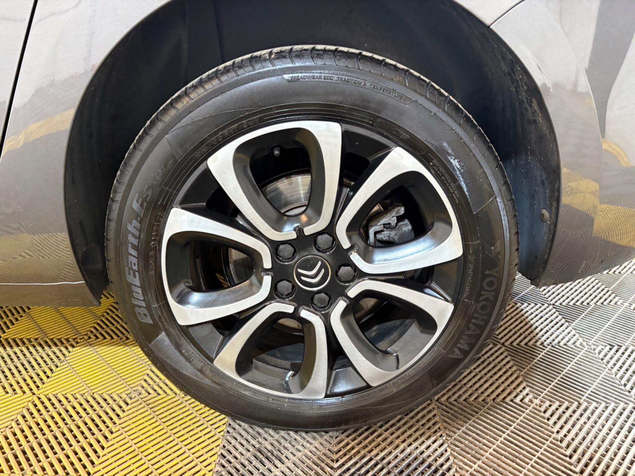 Citroen Grand C4 Spacetourer view 41