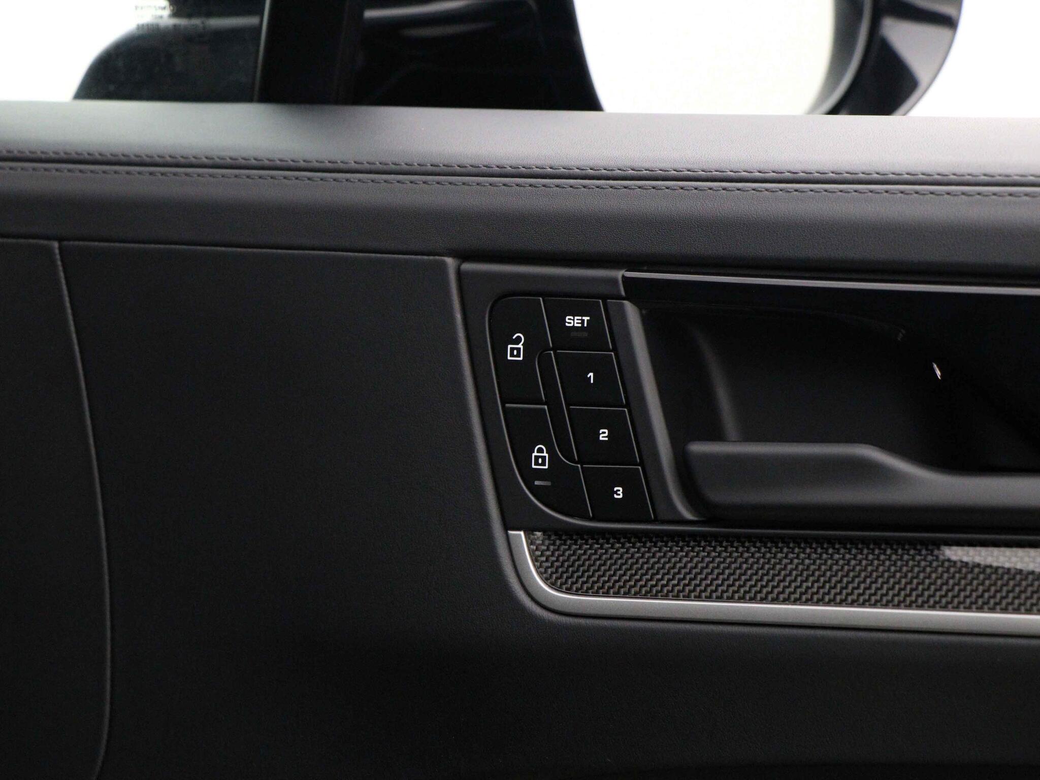 Porsche Cayenne view 33
