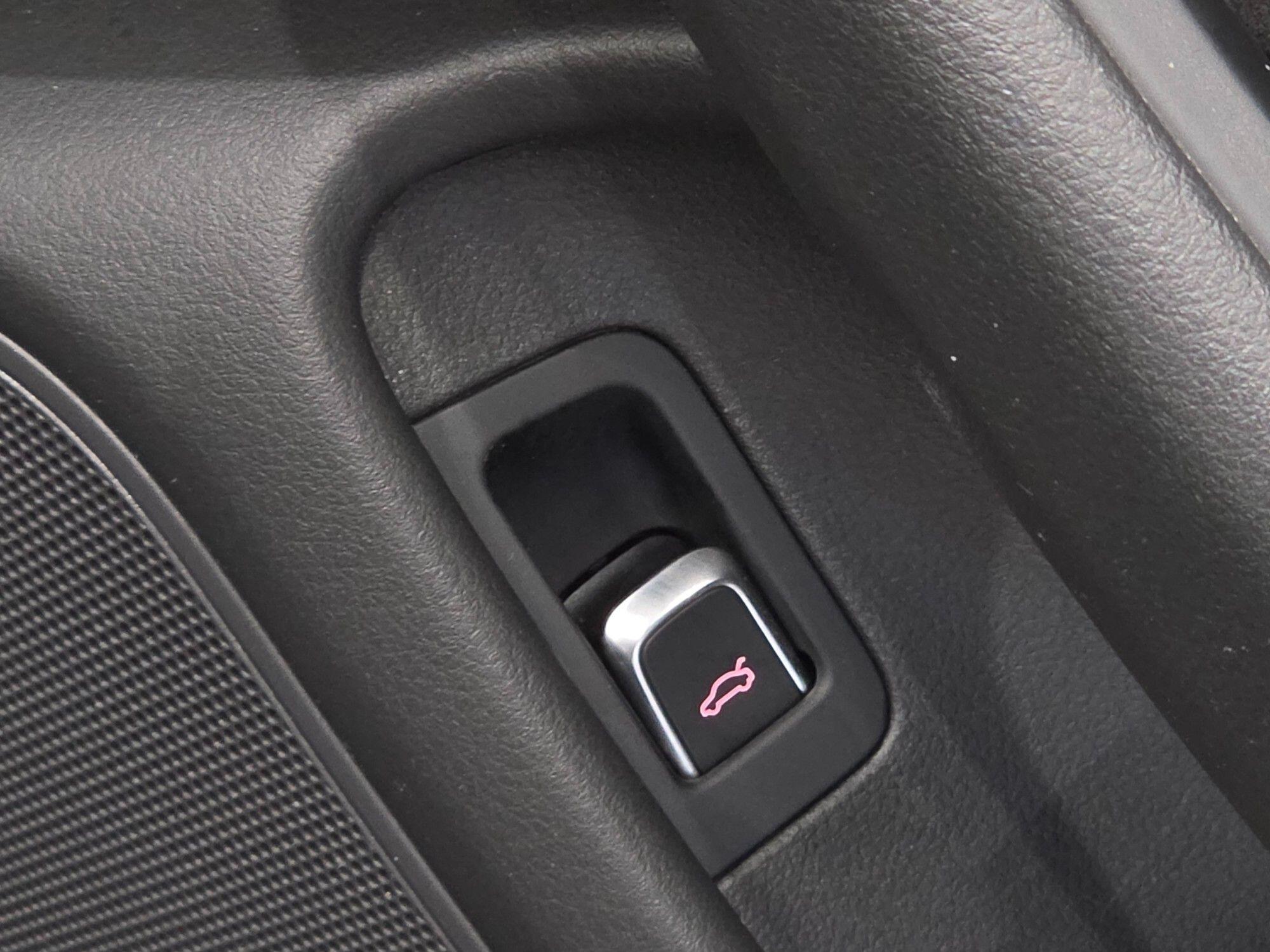 Audi A6 view 112
