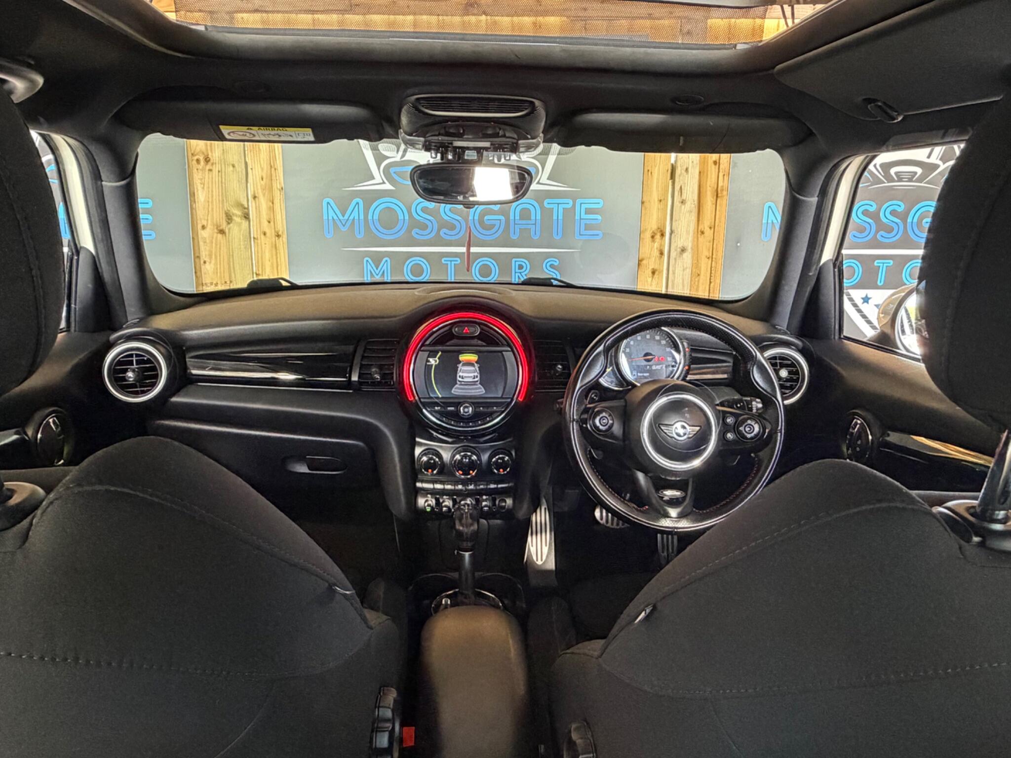 Mini Hatch view 13