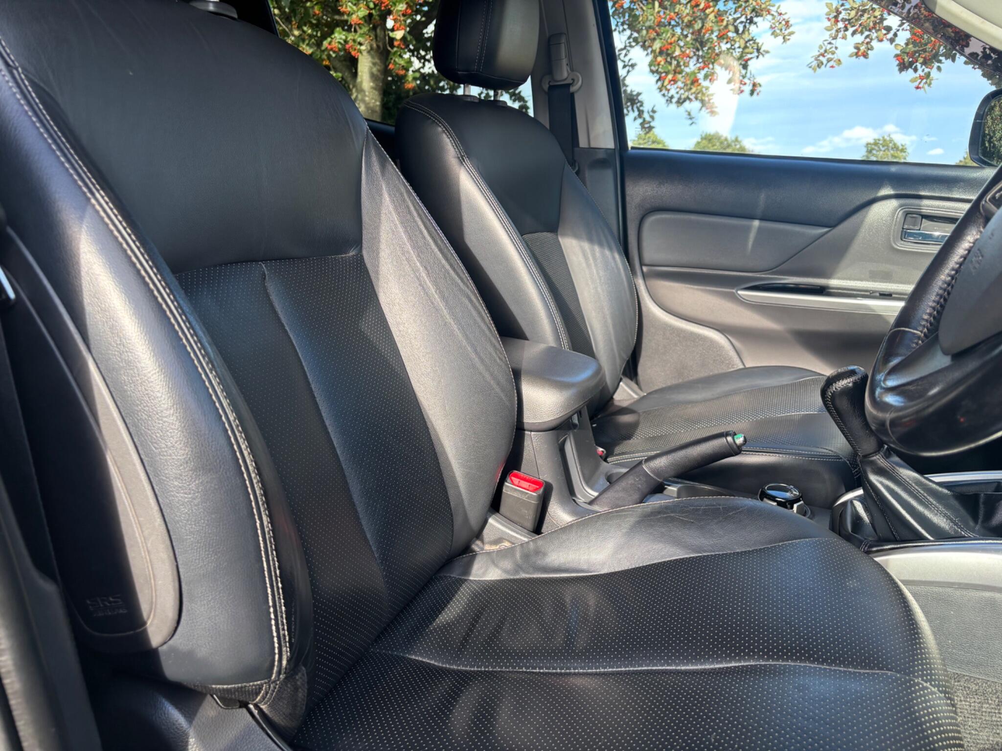 Mitsubishi L200 view 14