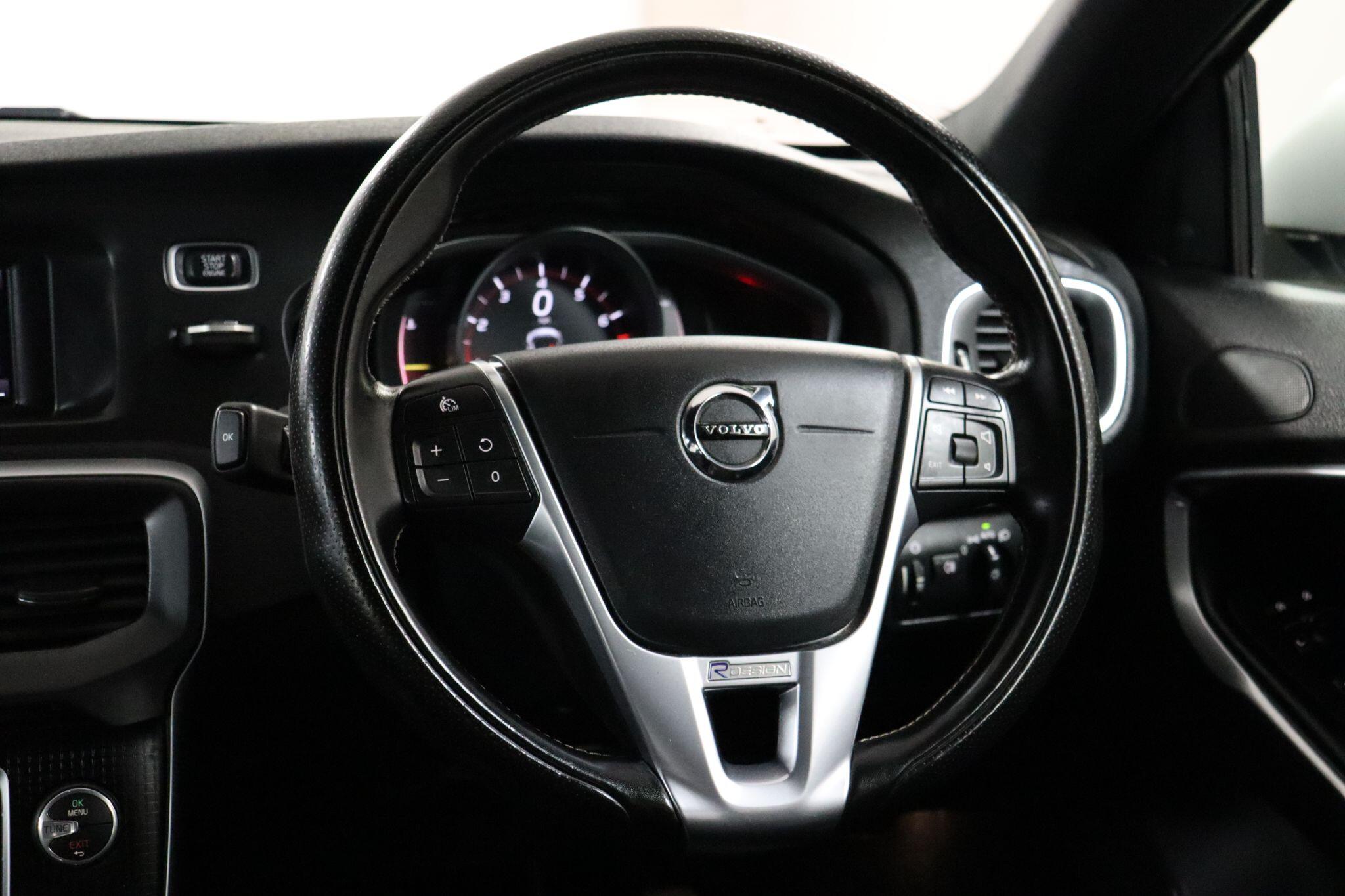 Volvo V40 view 43