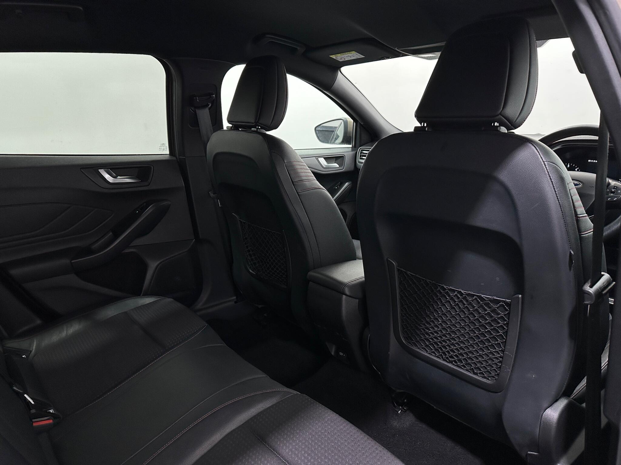 Ford Focus view 39