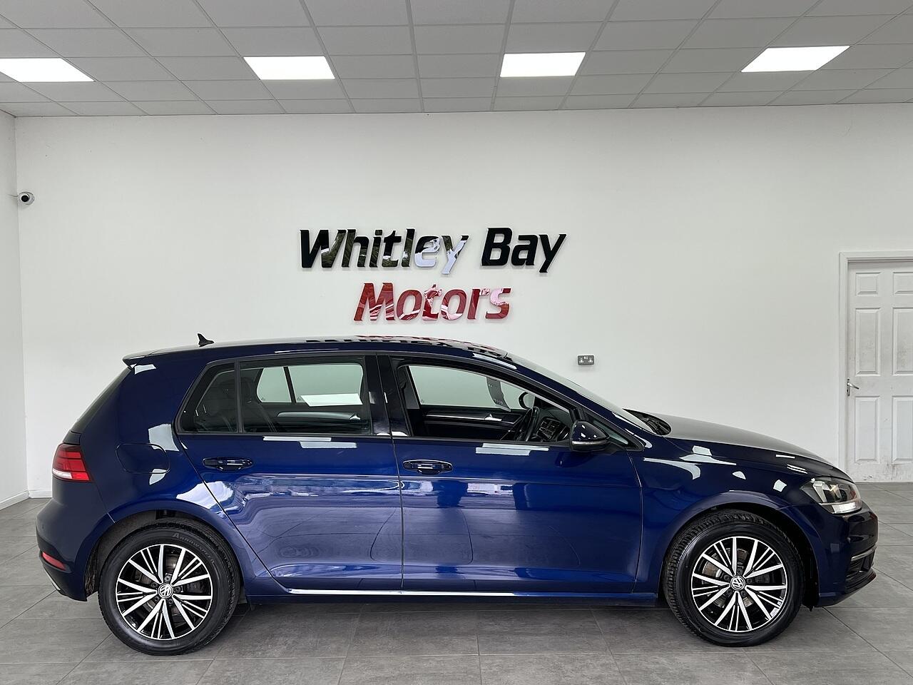 Volkswagen Golf view 2