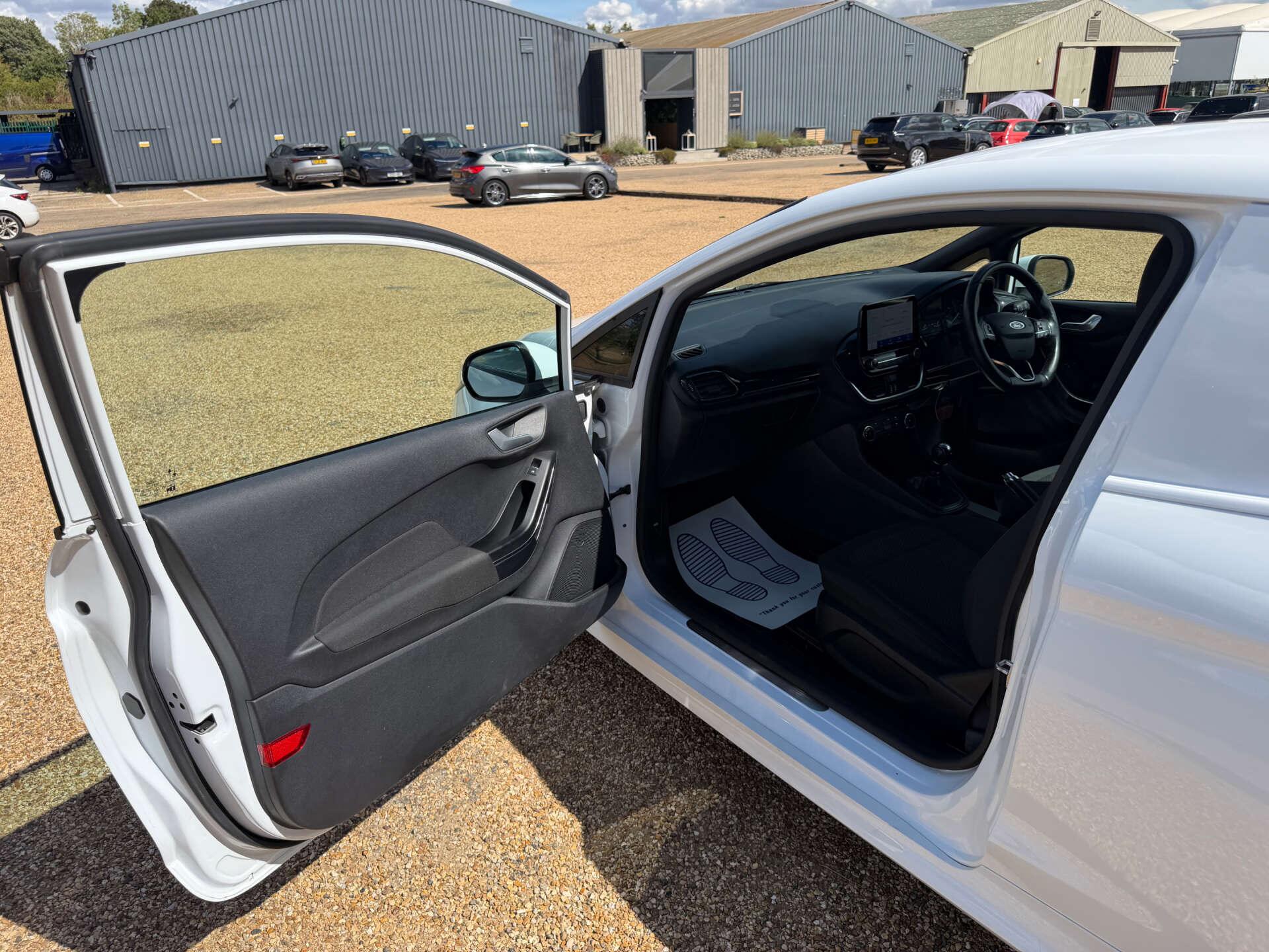 Ford Fiesta view 12