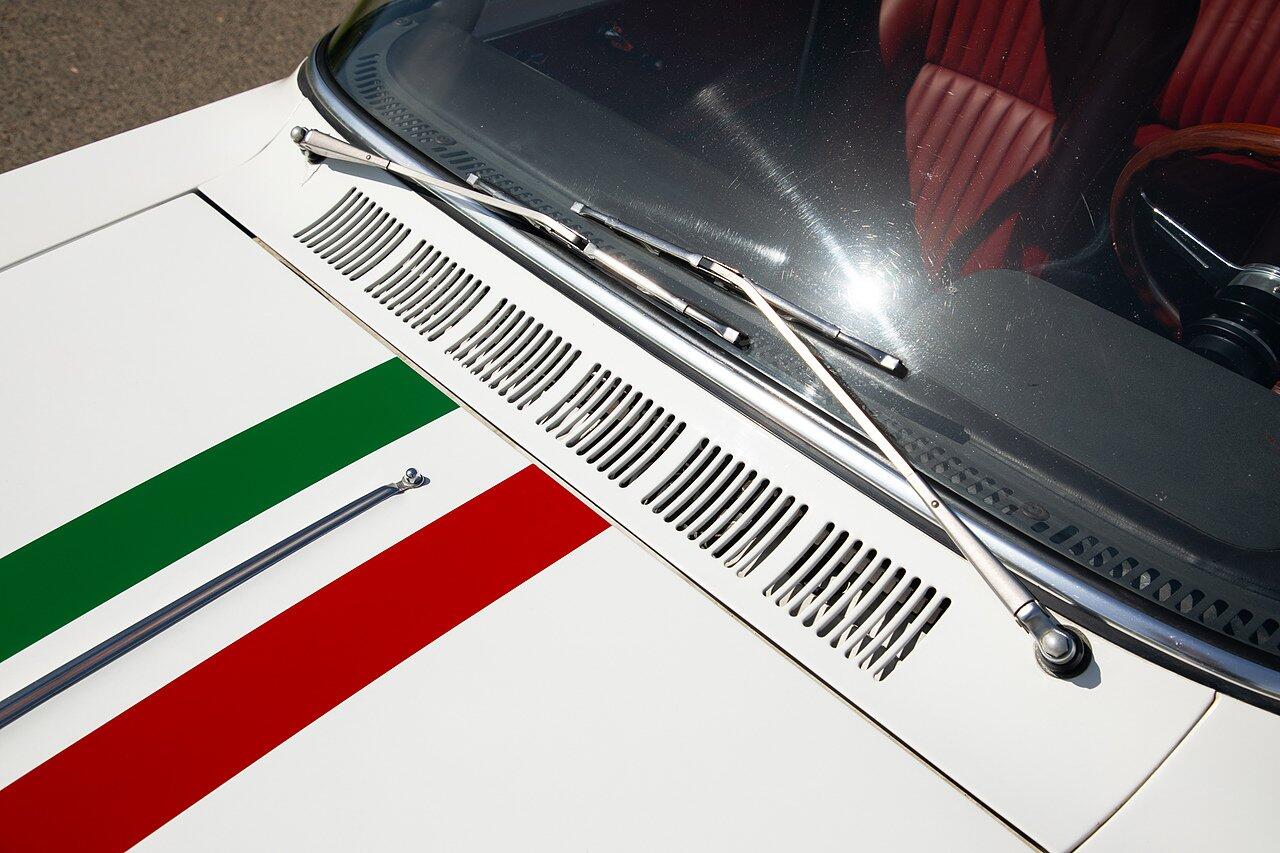 Alfa Romeo Giulia view 82