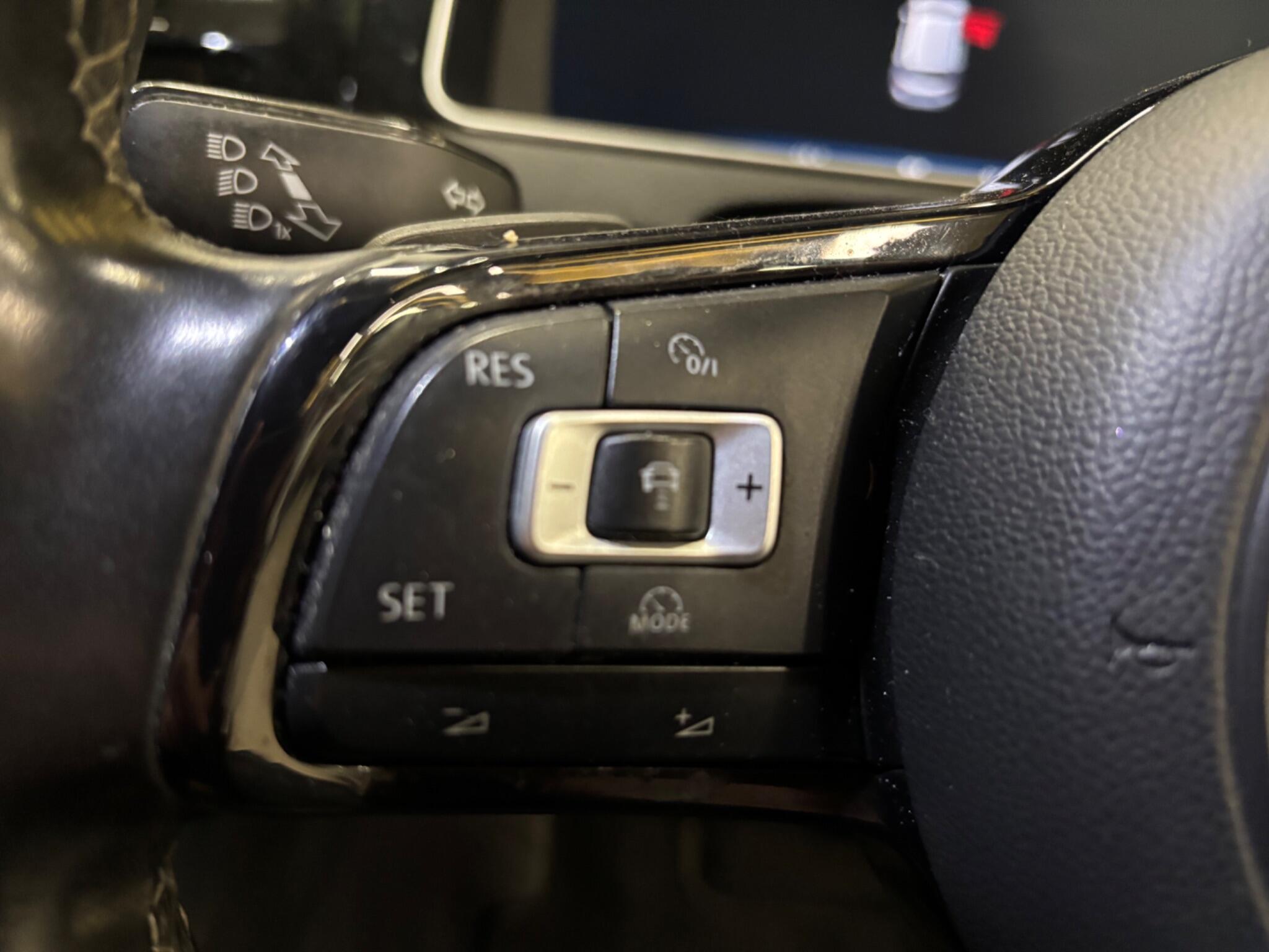 Volkswagen Golf view 10