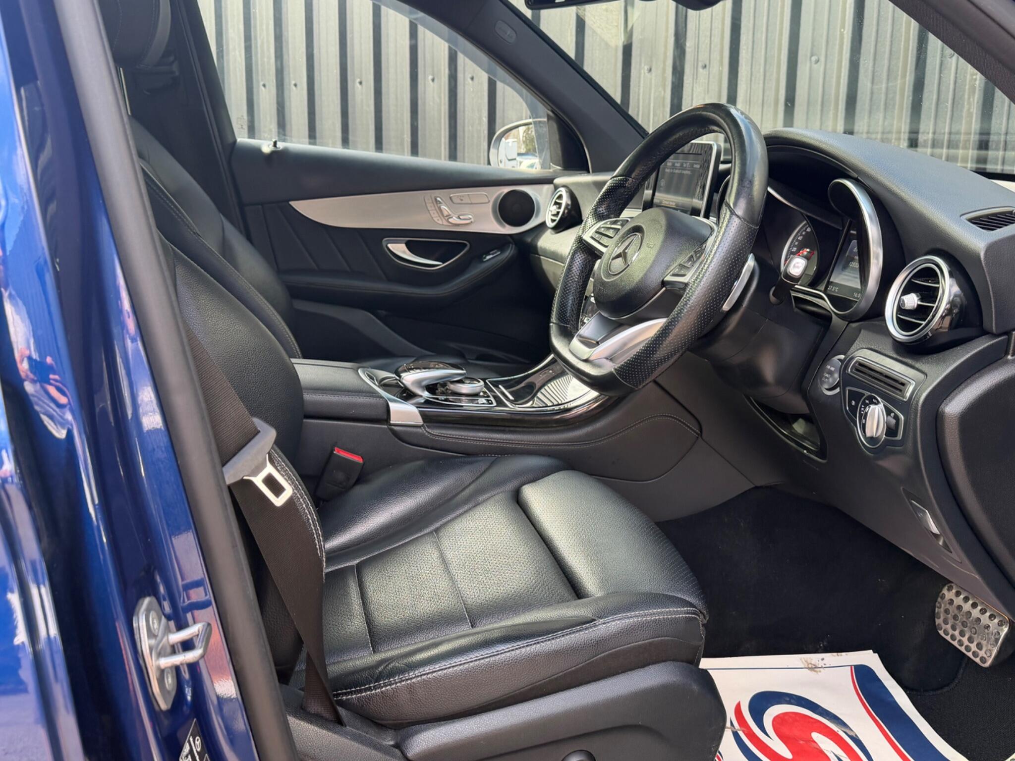 Mercedes-Benz GLC view 44