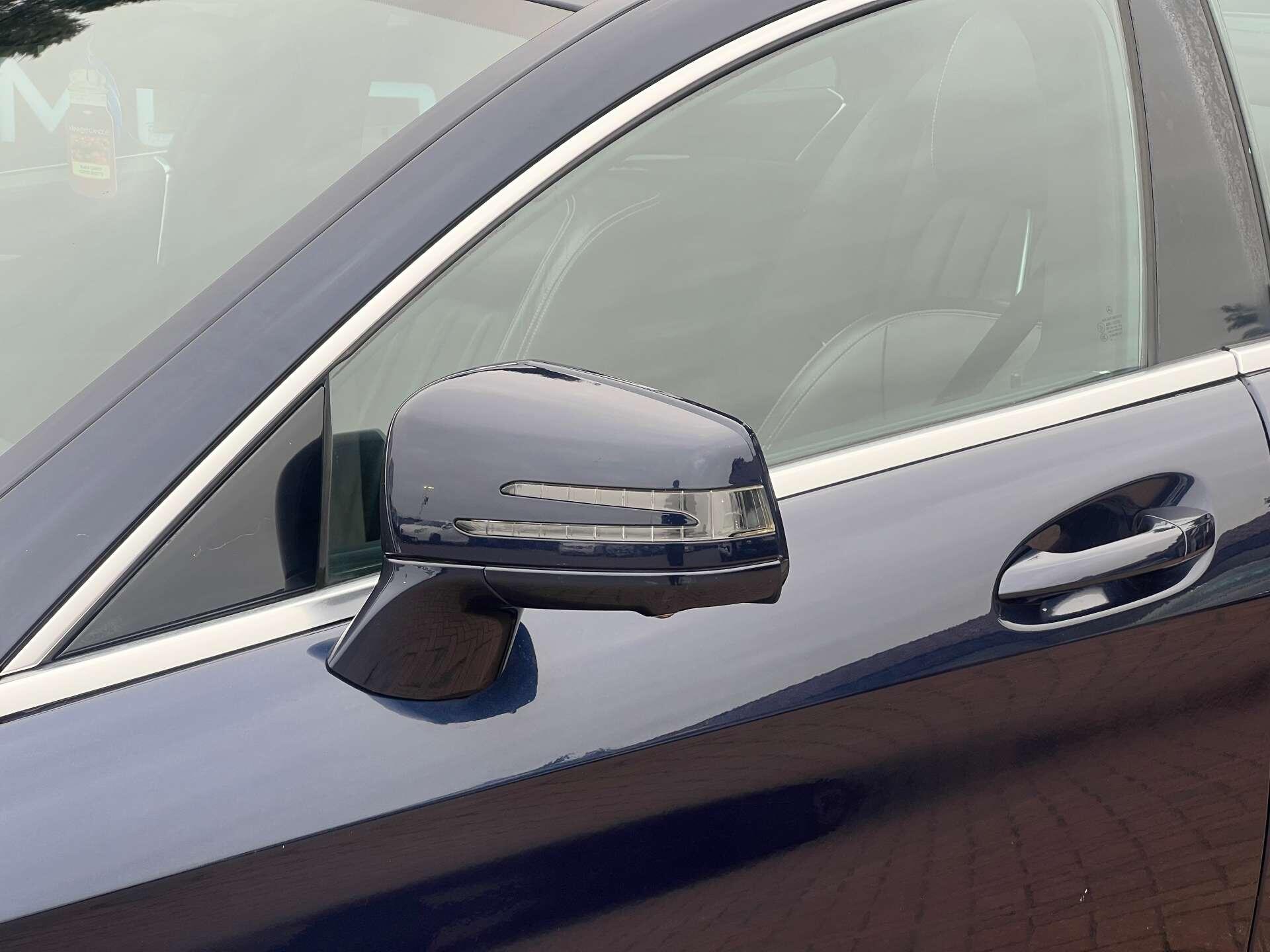 Mercedes-Benz CLS view 16