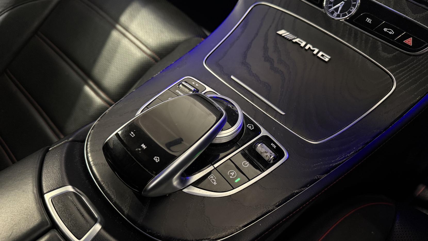 Mercedes-Benz E Class view 26
