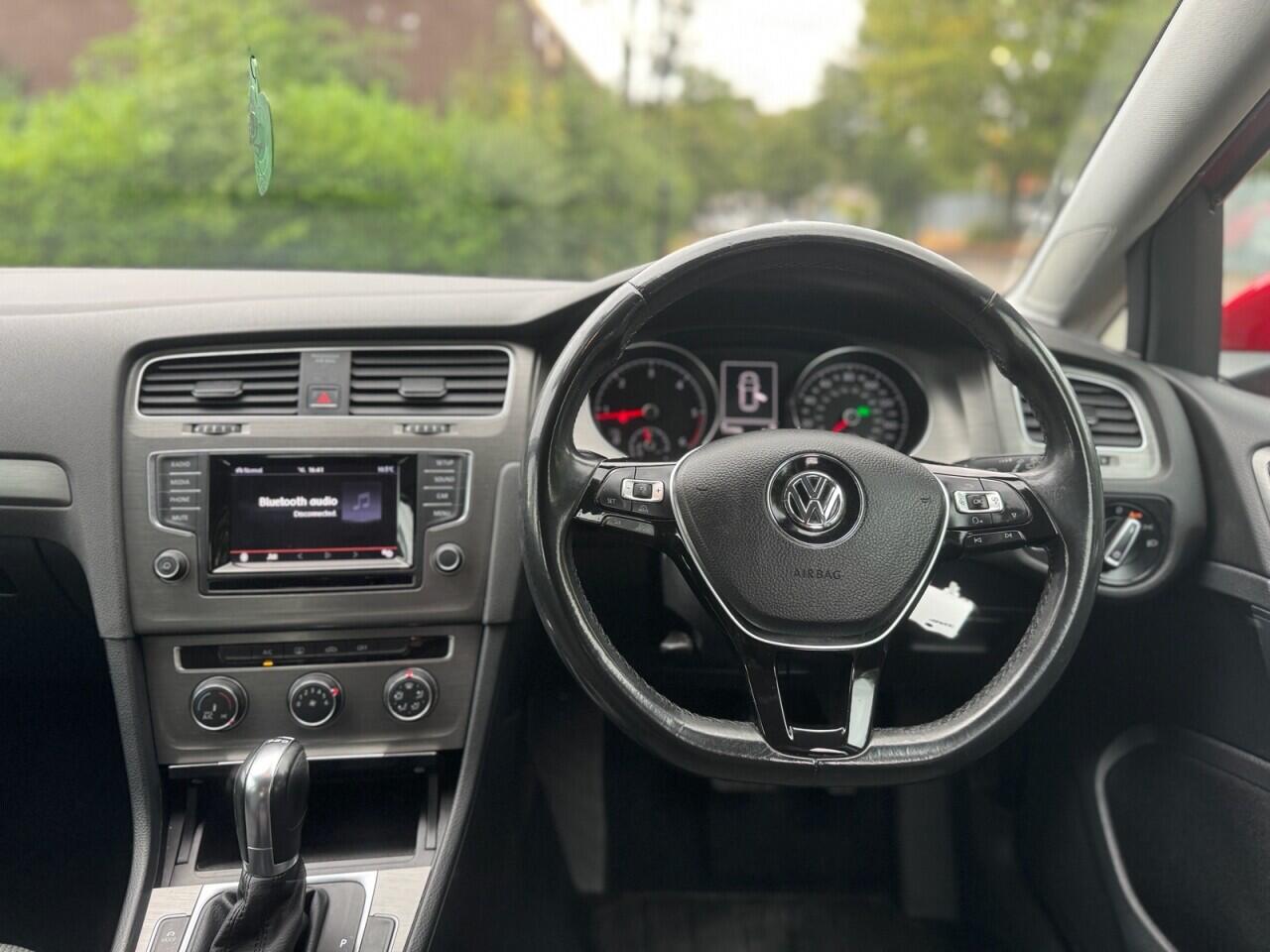 Volkswagen Golf view 11