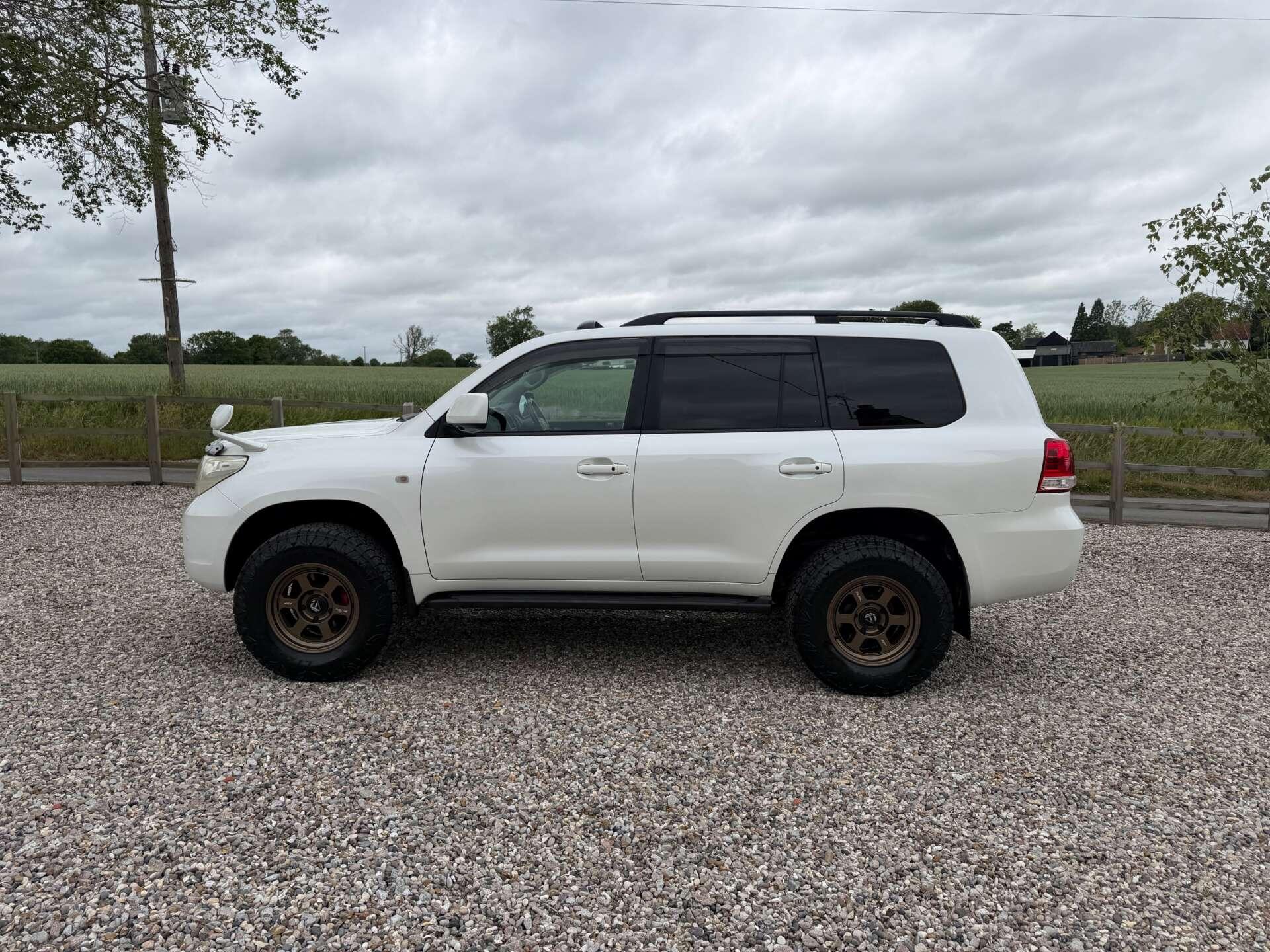 Toyota Land Cruiser view 6