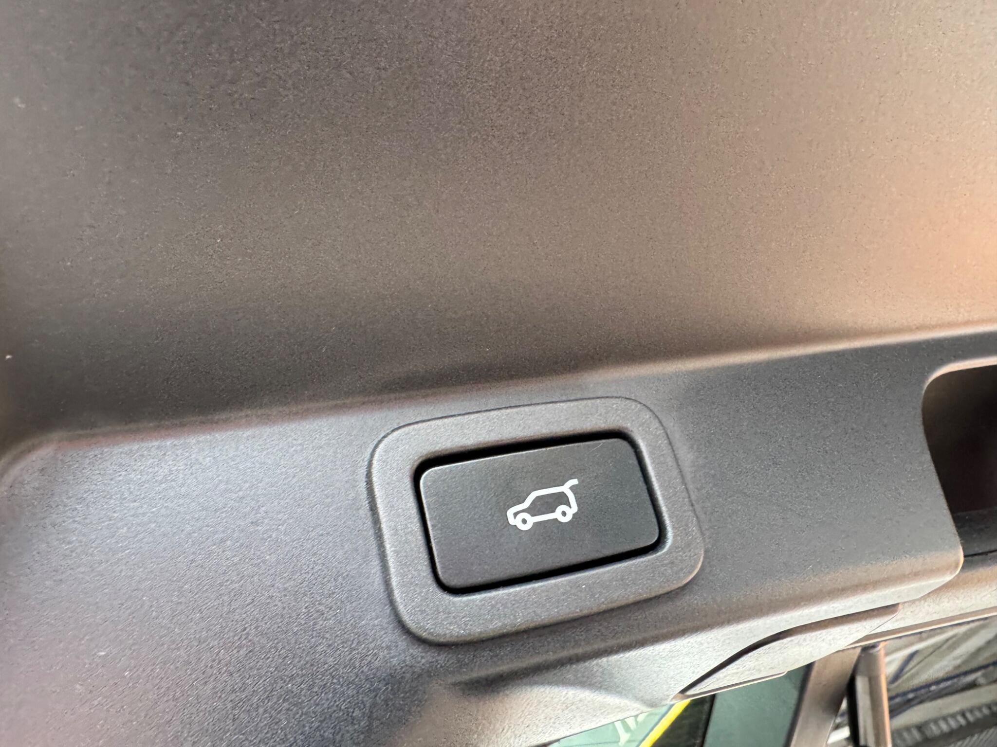 Land Rover Range Rover Sport view 17