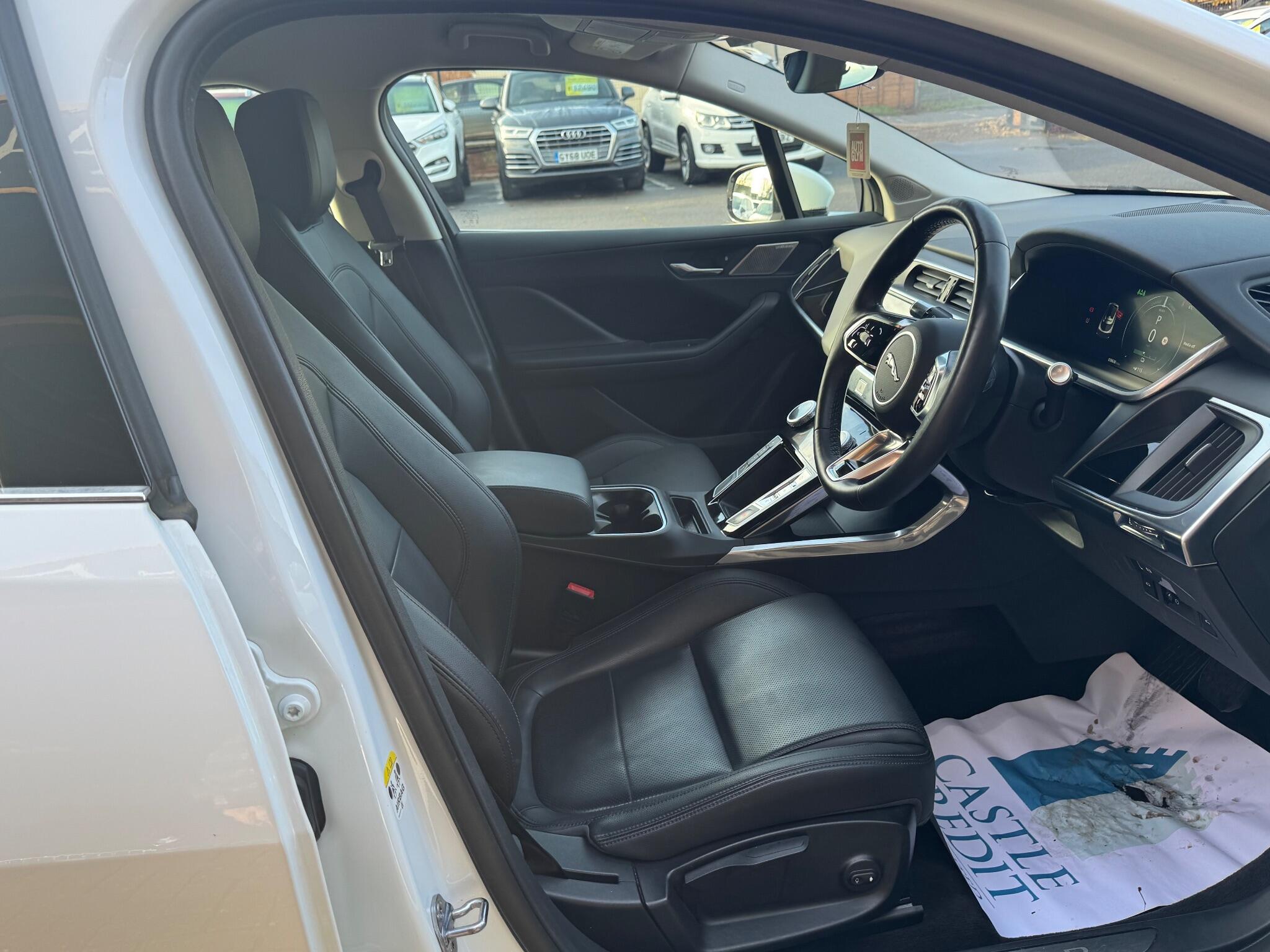 Jaguar I-Pace view 7