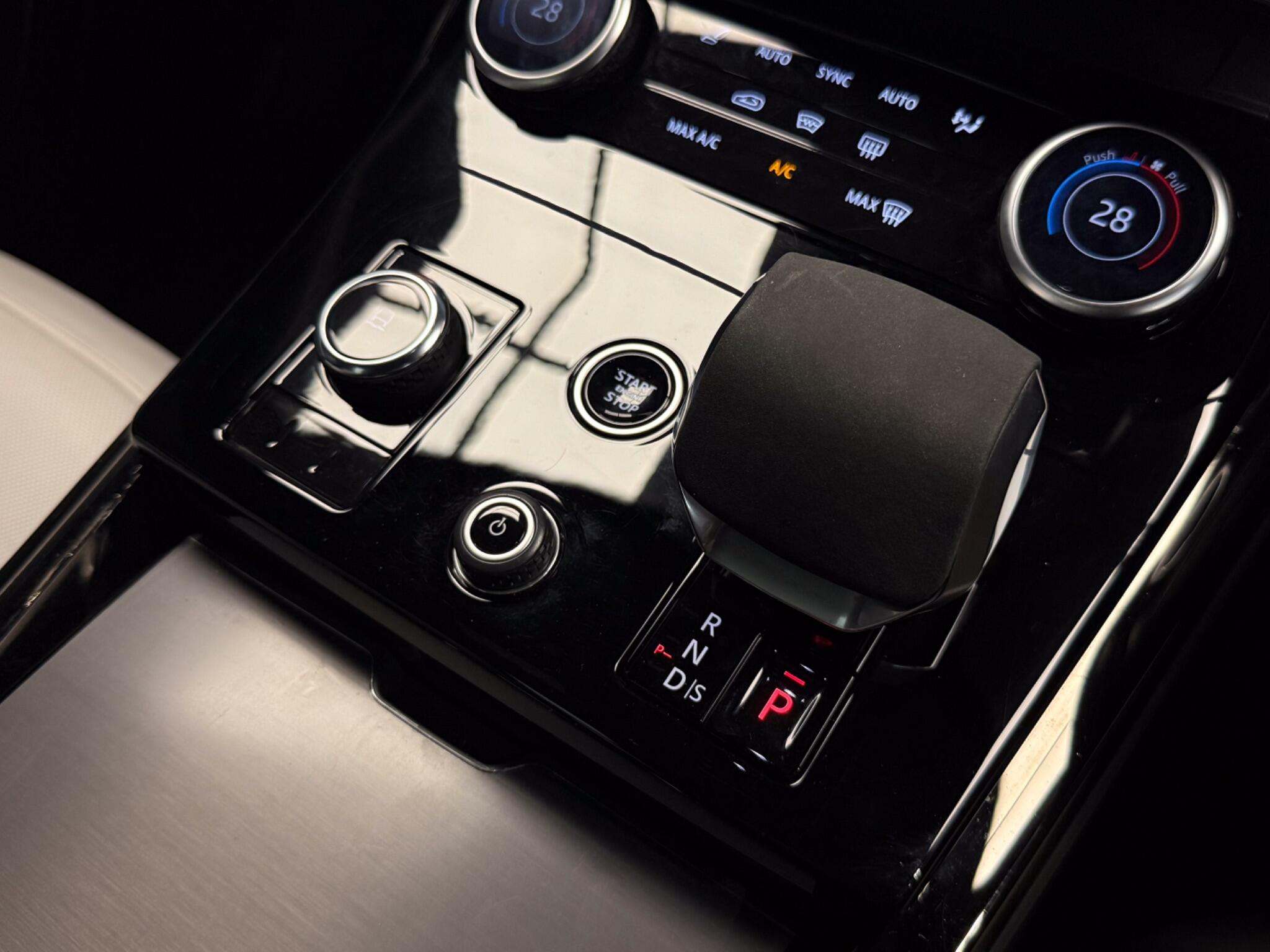 Land Rover Range Rover Sport view 43