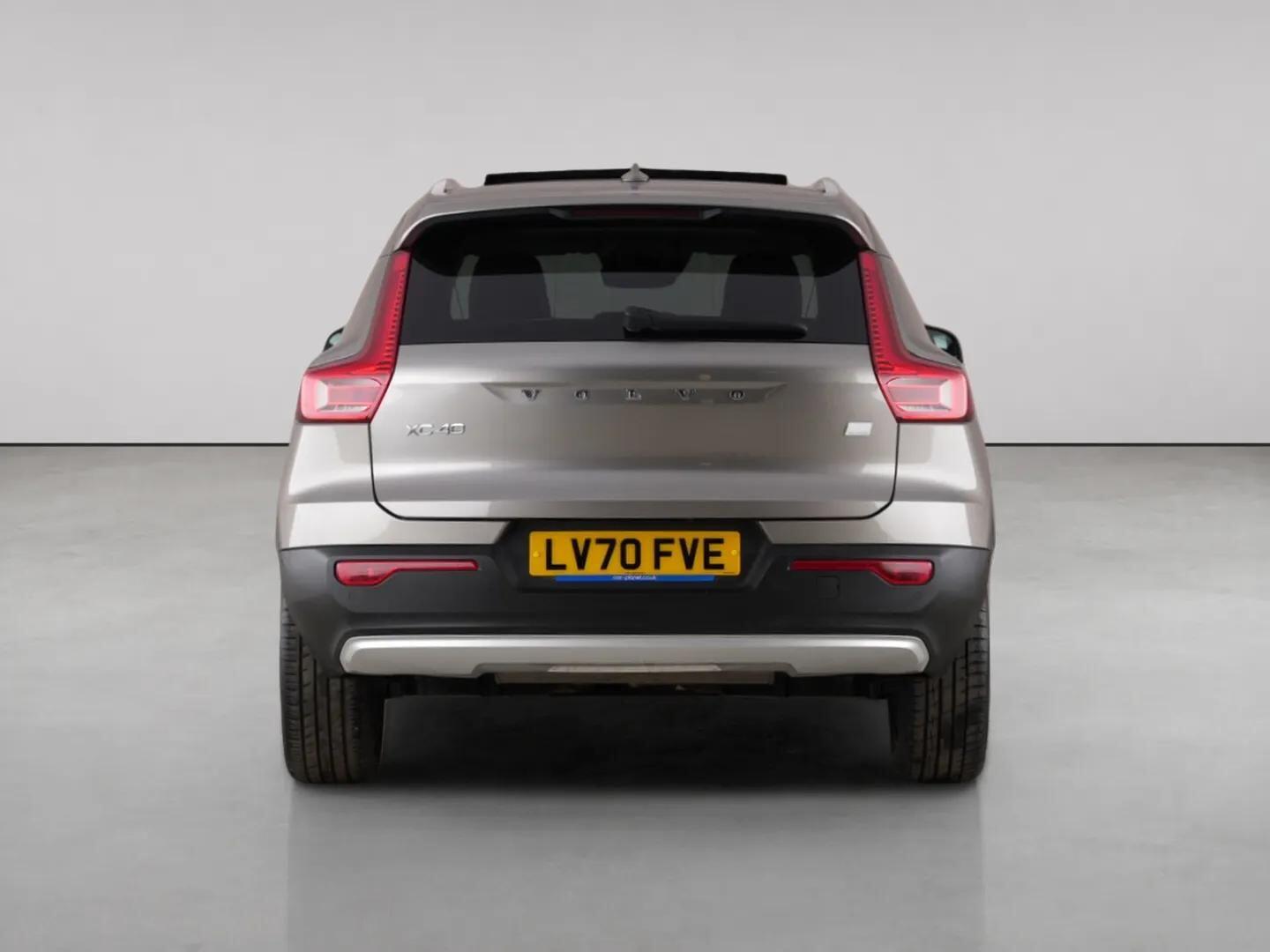 Volvo XC40 view 7