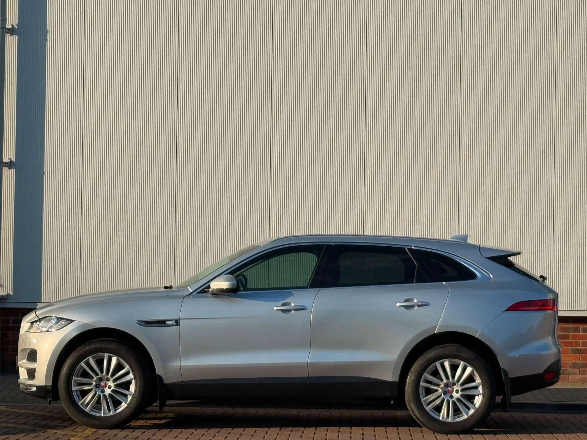 Jaguar F-Pace view 7