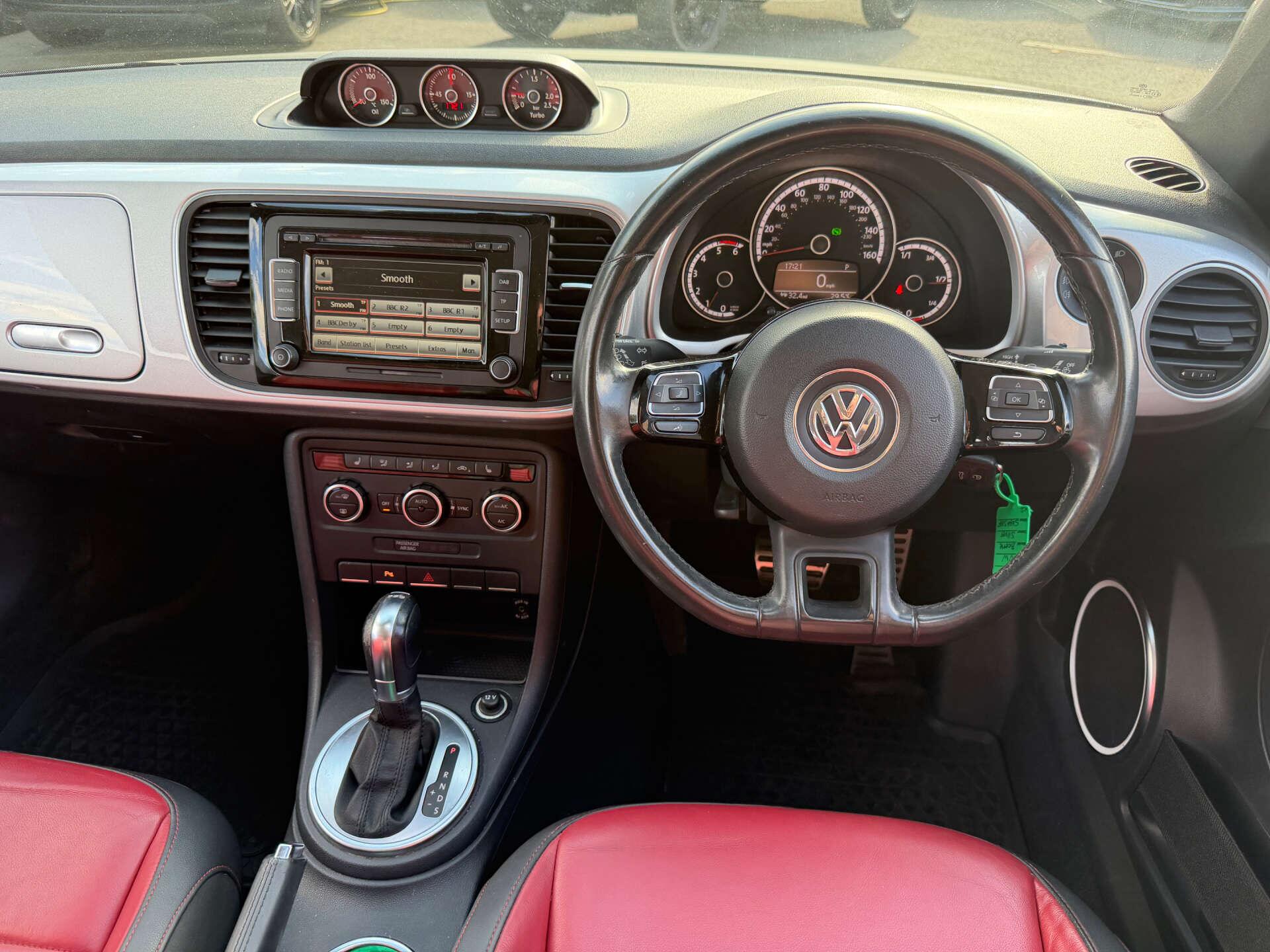Volkswagen Beetle view 7