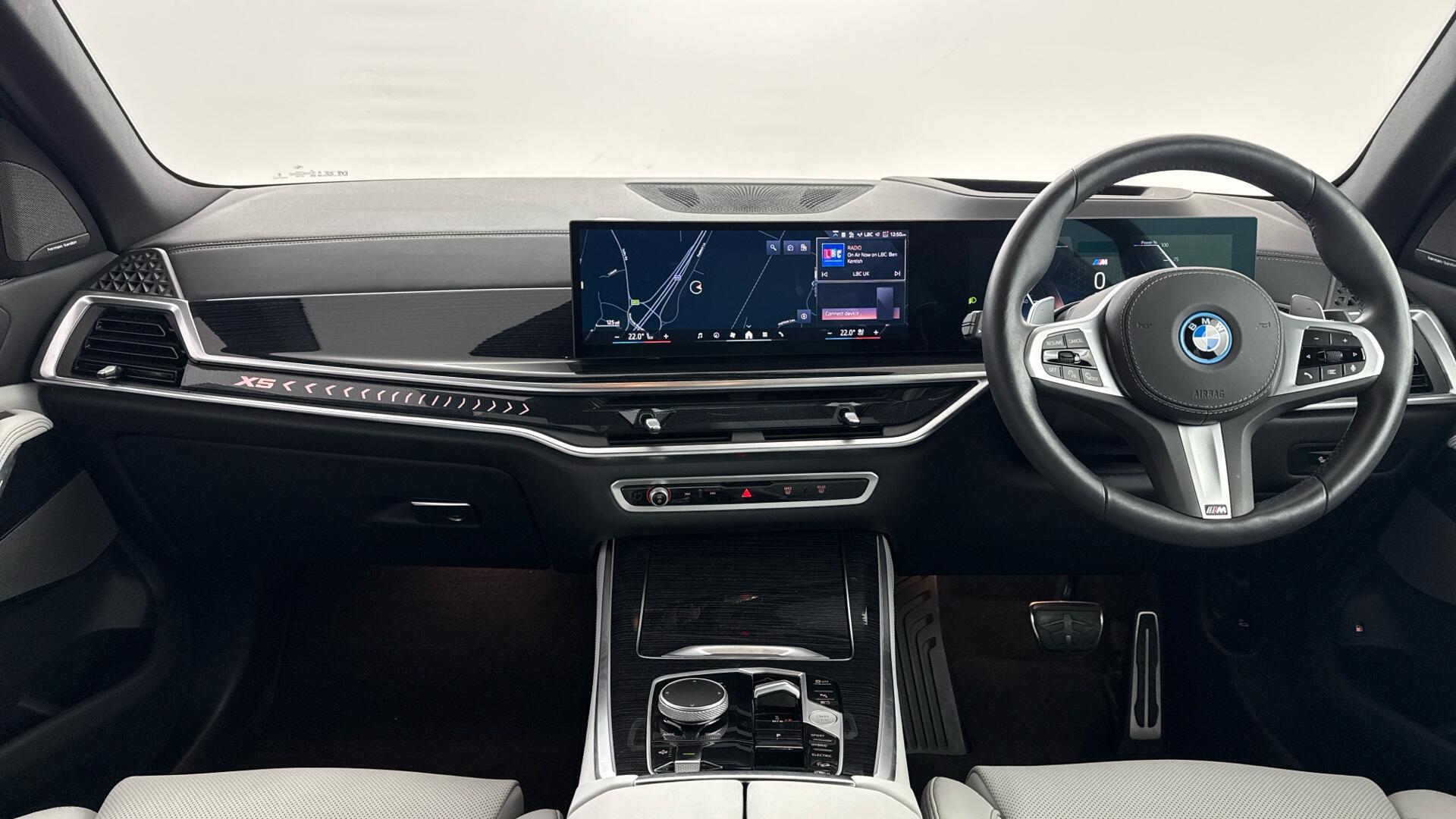 BMW X5 view 4